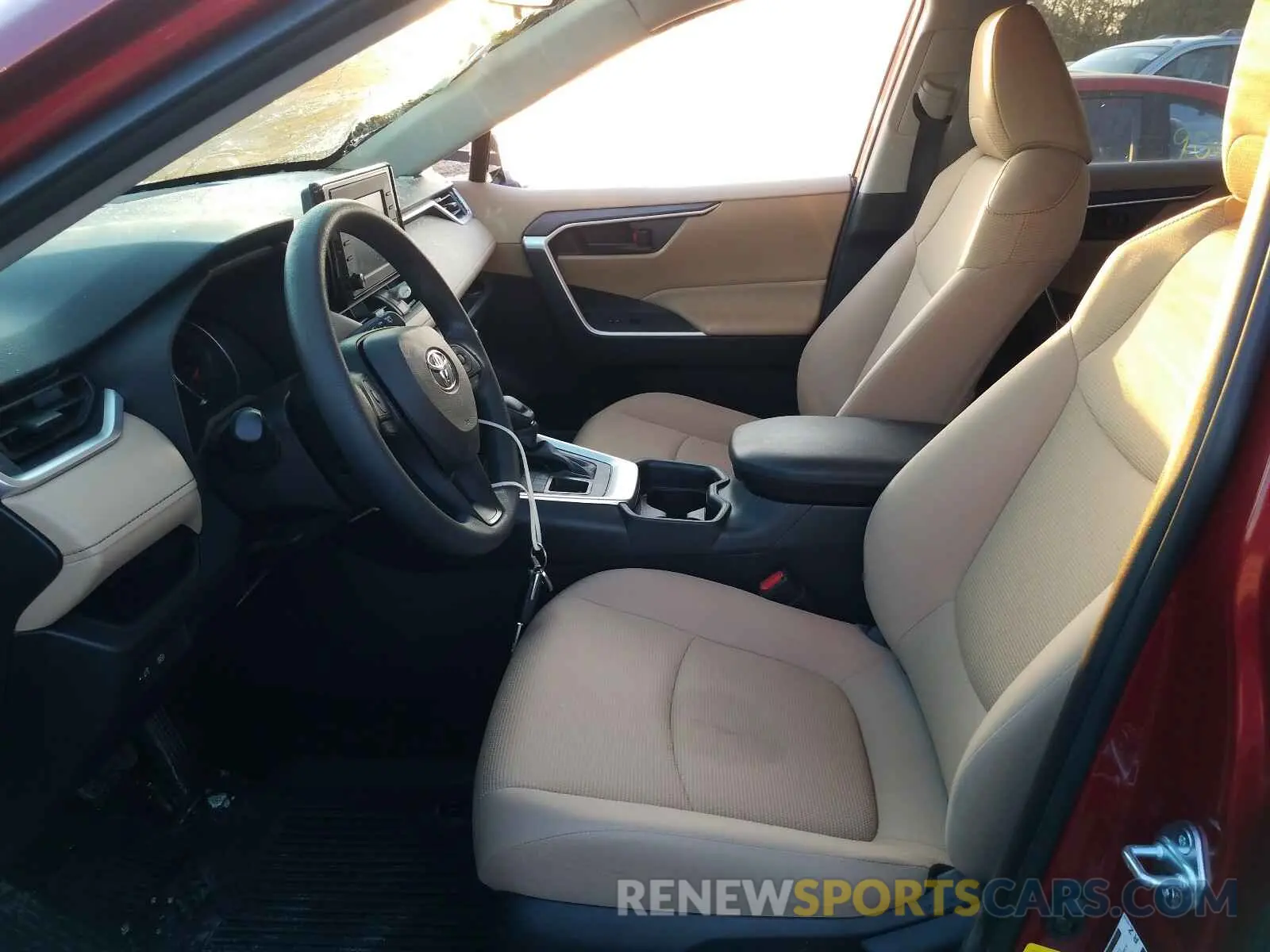 5 fotografías del automóvil dañado JTMG1RFV4KJ011101 TOYOTA RAV4 2019