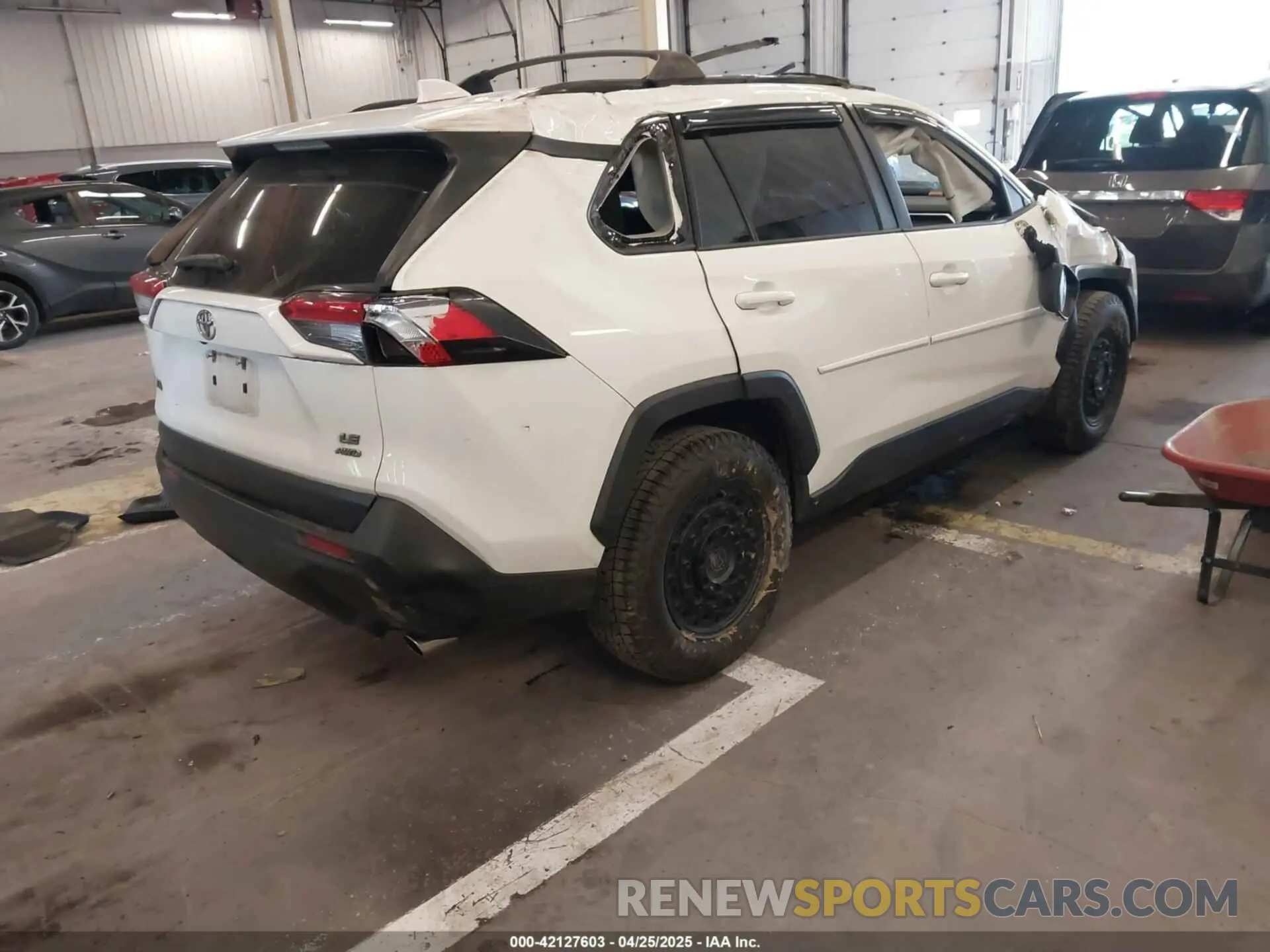 4 fotografías del automóvil dañado JTMG1RFV8KD503144 TOYOTA RAV4 2019