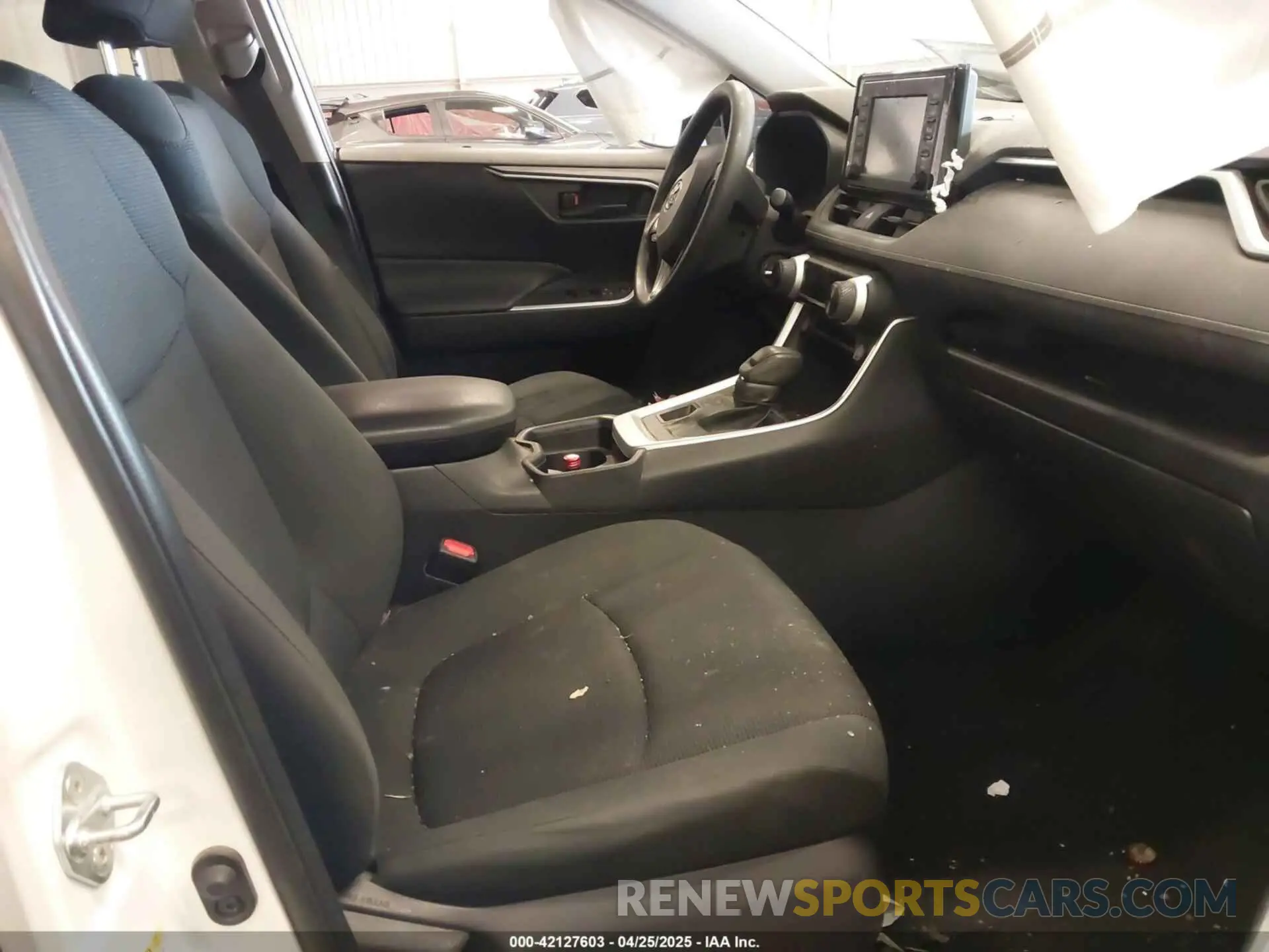 5 fotografías del automóvil dañado JTMG1RFV8KD503144 TOYOTA RAV4 2019