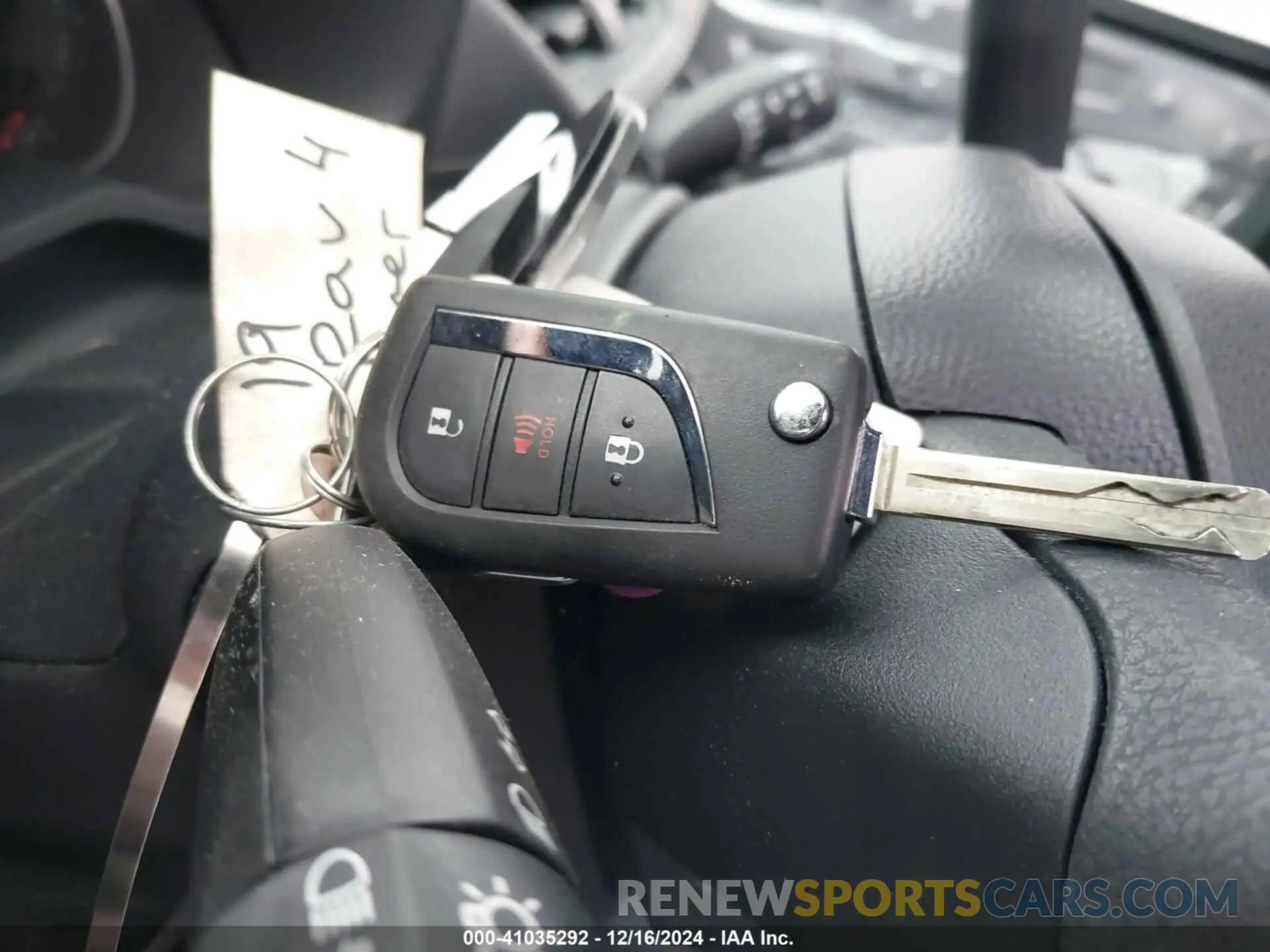 11 fotografías del automóvil dañado JTMG1RFV9KD507557 TOYOTA RAV4 2019