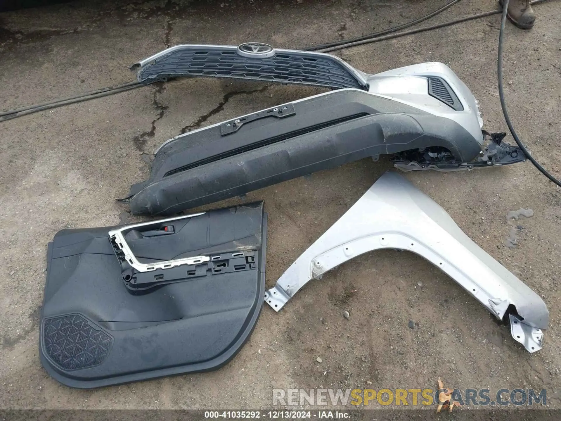 12 fotografías del automóvil dañado JTMG1RFV9KD507557 TOYOTA RAV4 2019