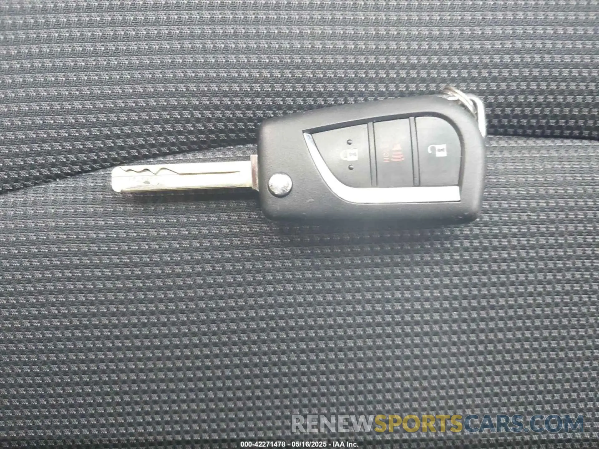 11 fotografías del automóvil dañado JTMG1RFV9KJ020859 TOYOTA RAV4 2019