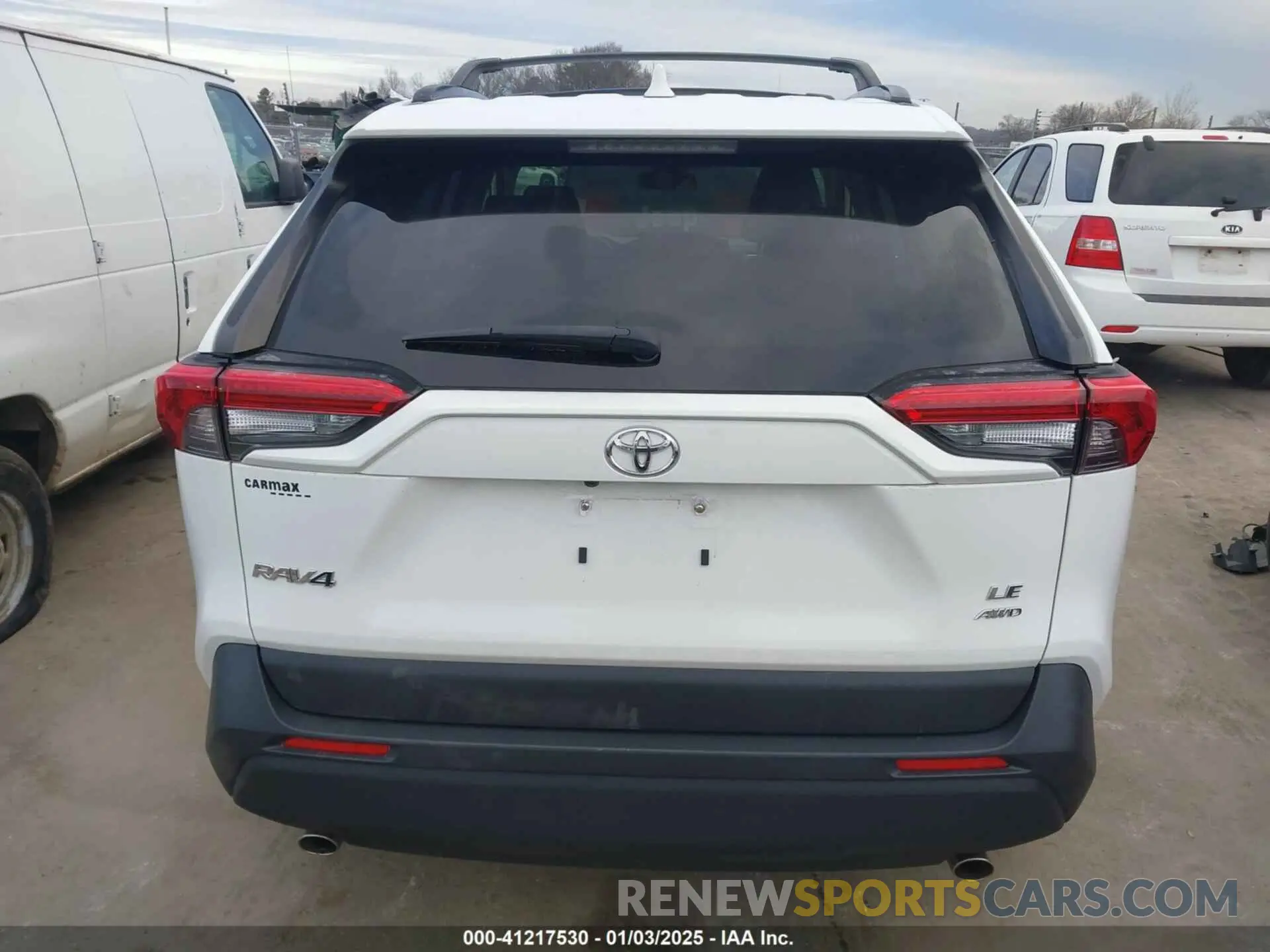 17 fotografías del automóvil dañado JTMG1RFVXKJ009529 TOYOTA RAV4 2019