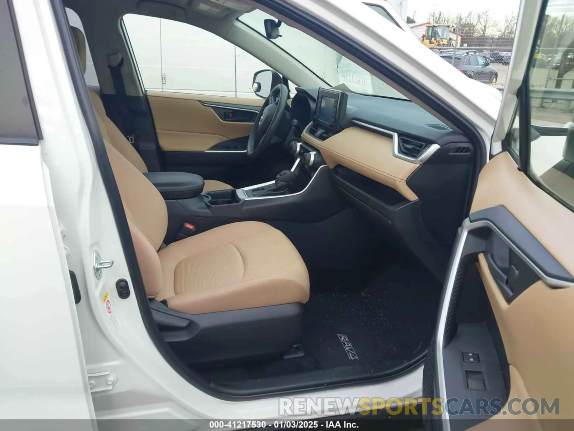 5 fotografías del automóvil dañado JTMG1RFVXKJ009529 TOYOTA RAV4 2019