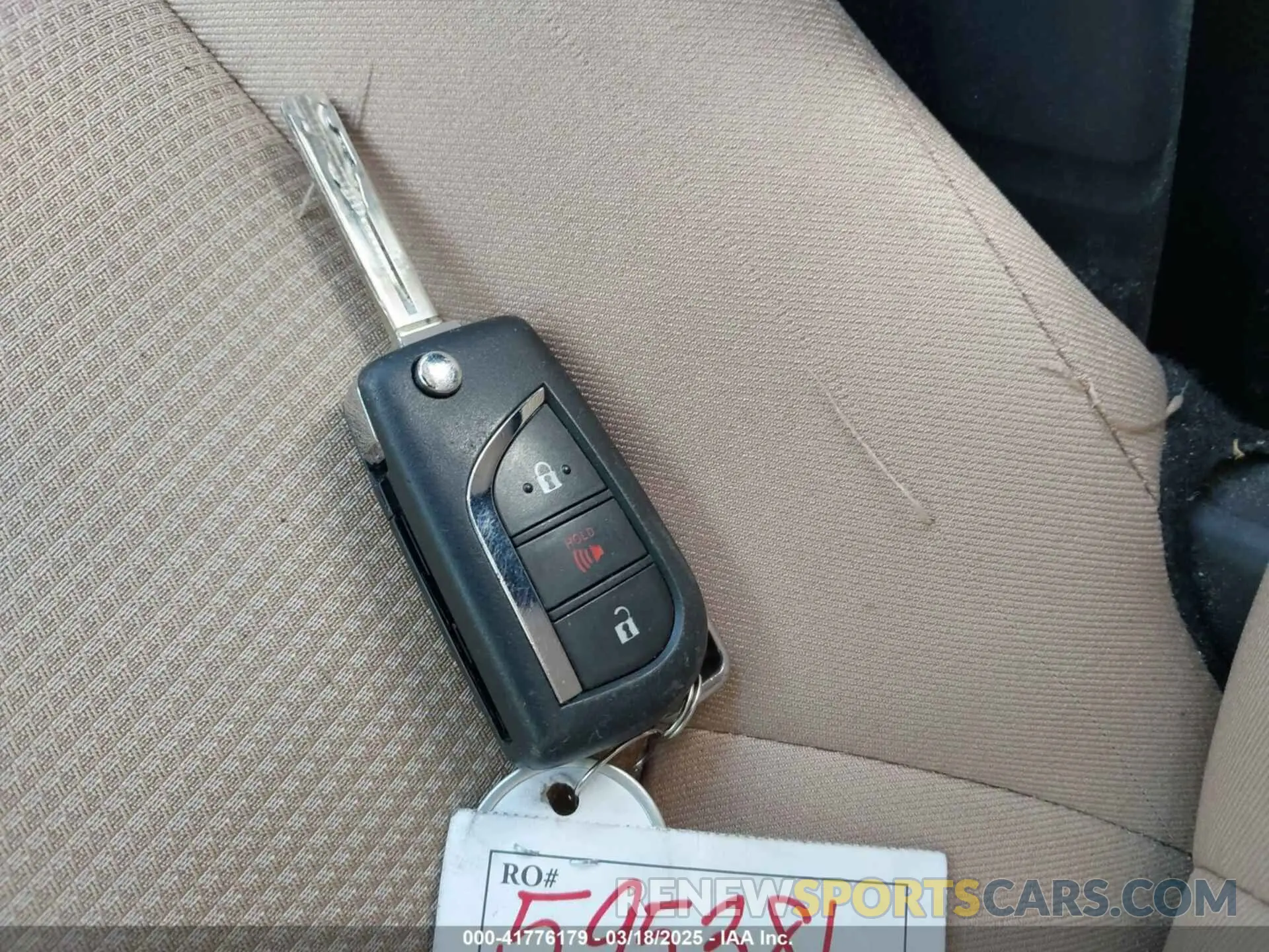 11 fotografías del automóvil dañado JTMH1RFV1KD004173 TOYOTA RAV4 2019