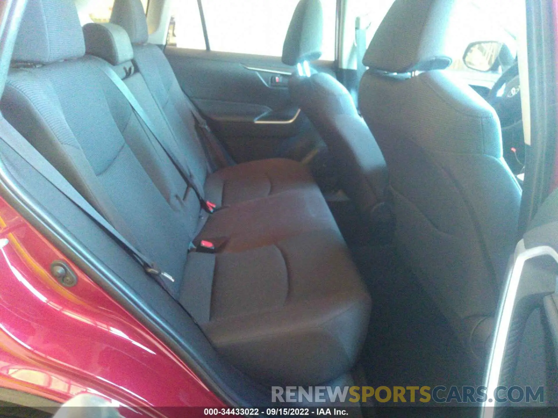 8 fotografías del automóvil dañado JTMH1RFV2KD006661 TOYOTA RAV4 2019