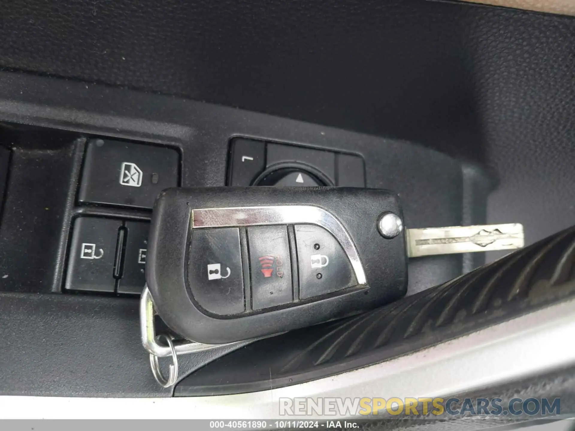 11 fotografías del automóvil dañado JTMH1RFV2KD022892 TOYOTA RAV4 2019