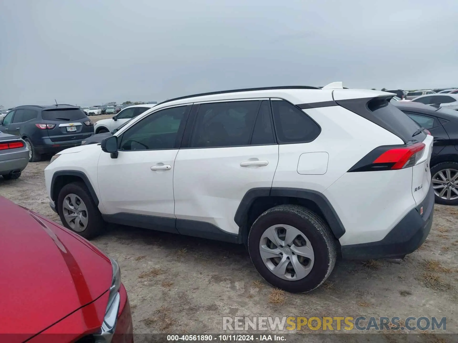 14 fotografías del automóvil dañado JTMH1RFV2KD022892 TOYOTA RAV4 2019