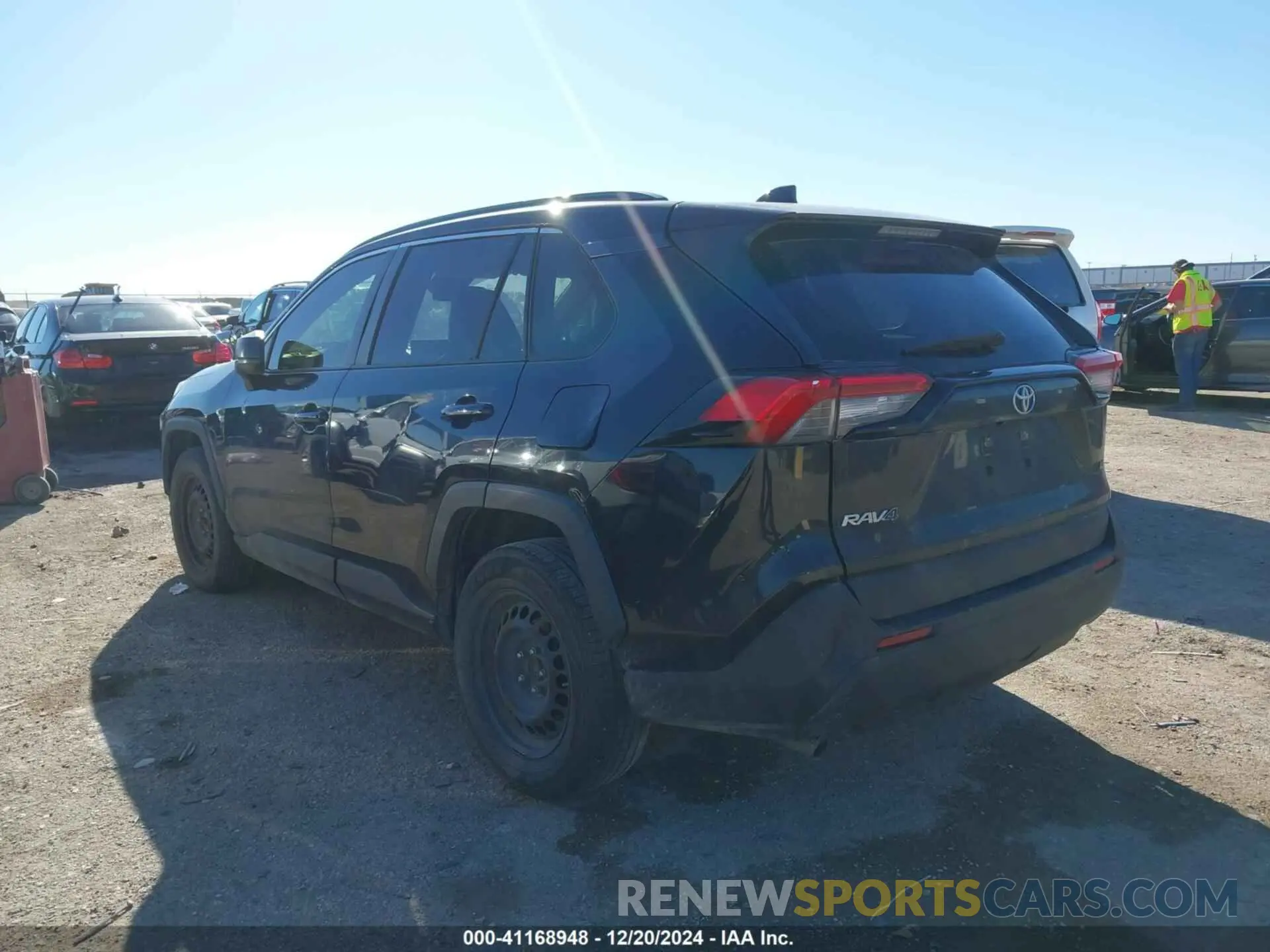 3 fotografías del automóvil dañado JTMH1RFV2KJ009531 TOYOTA RAV4 2019