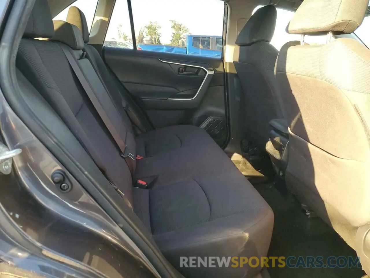 11 fotografías del automóvil dañado JTMH1RFV2KJ010811 TOYOTA RAV4 2019