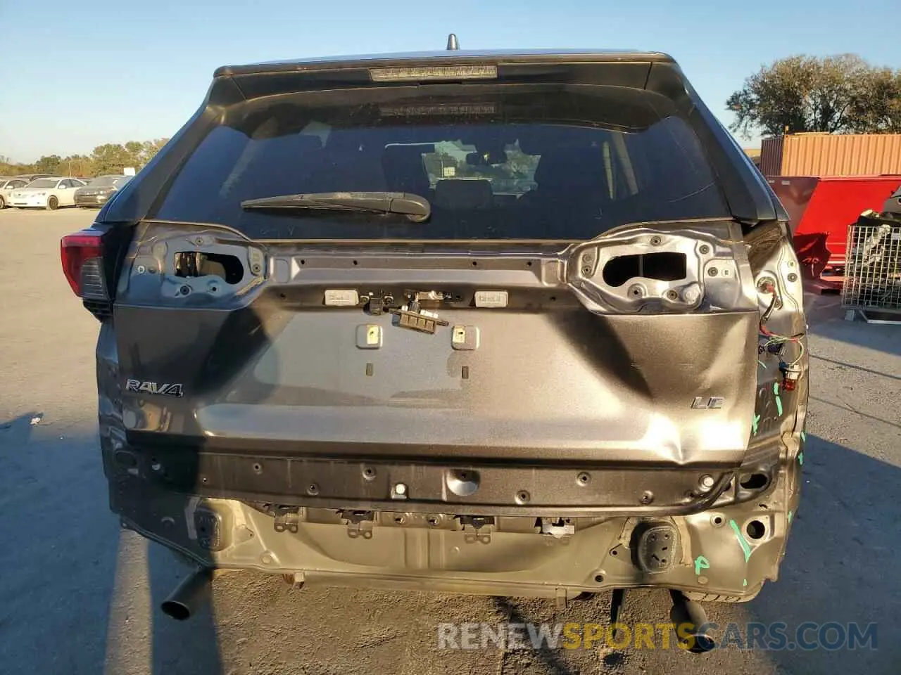6 fotografías del automóvil dañado JTMH1RFV2KJ010811 TOYOTA RAV4 2019