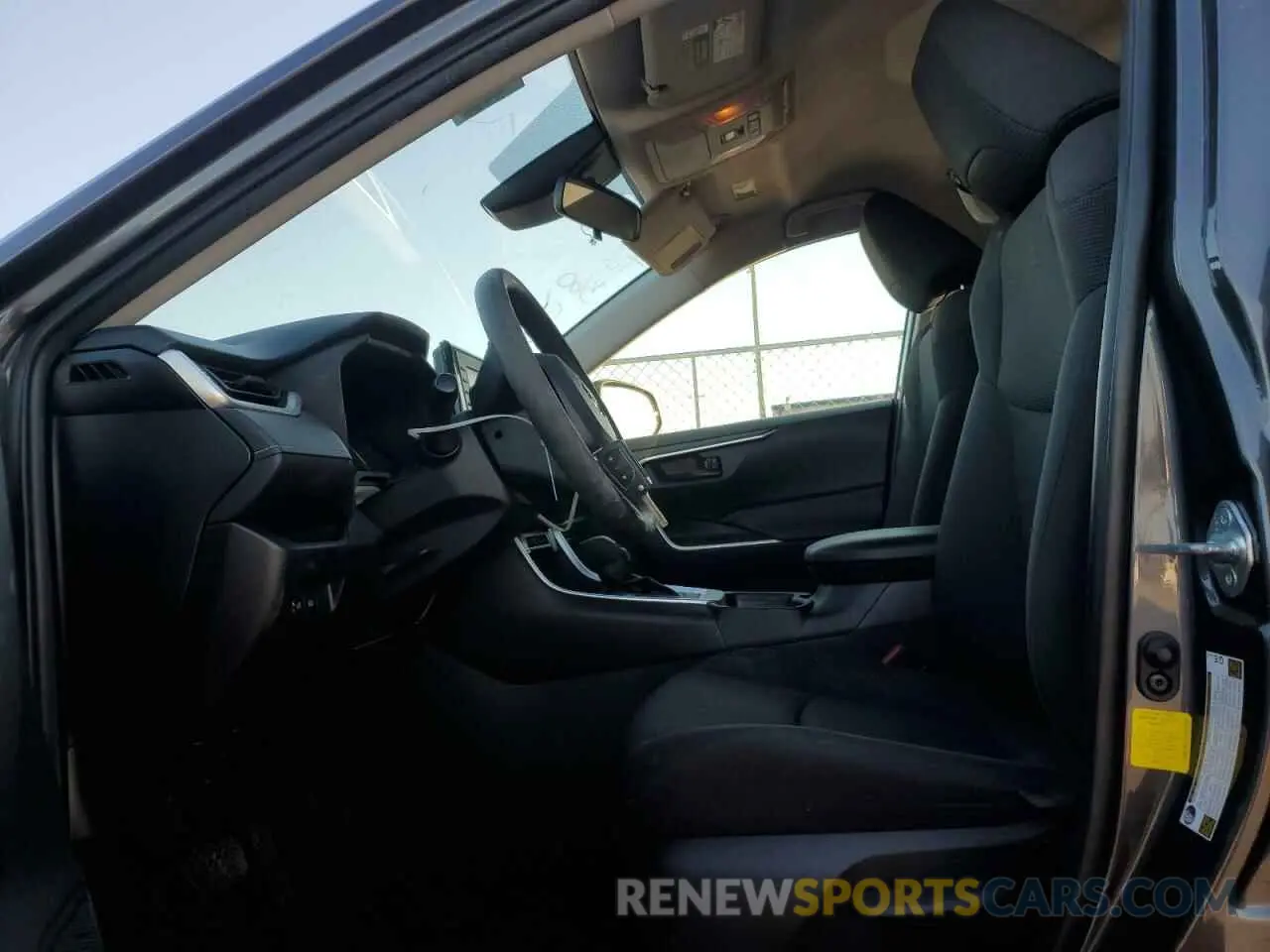 7 fotografías del automóvil dañado JTMH1RFV2KJ010811 TOYOTA RAV4 2019