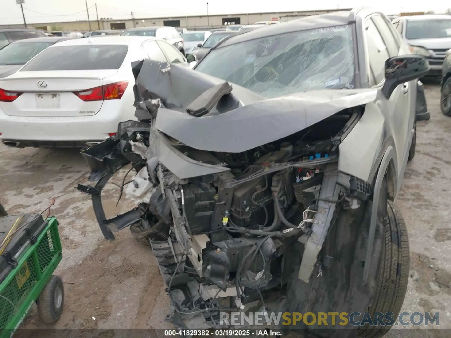 10 fotografías del automóvil dañado JTMH1RFV3KD501628 TOYOTA RAV4 2019