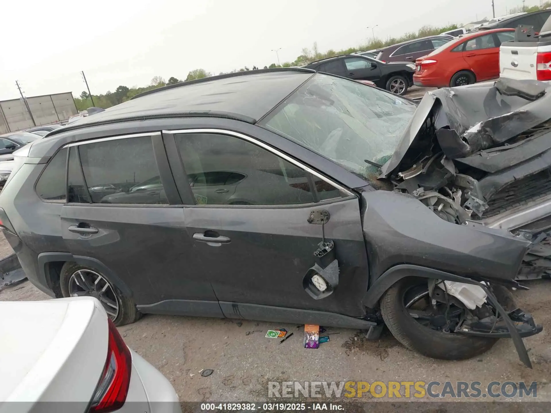 12 fotografías del automóvil dañado JTMH1RFV3KD501628 TOYOTA RAV4 2019