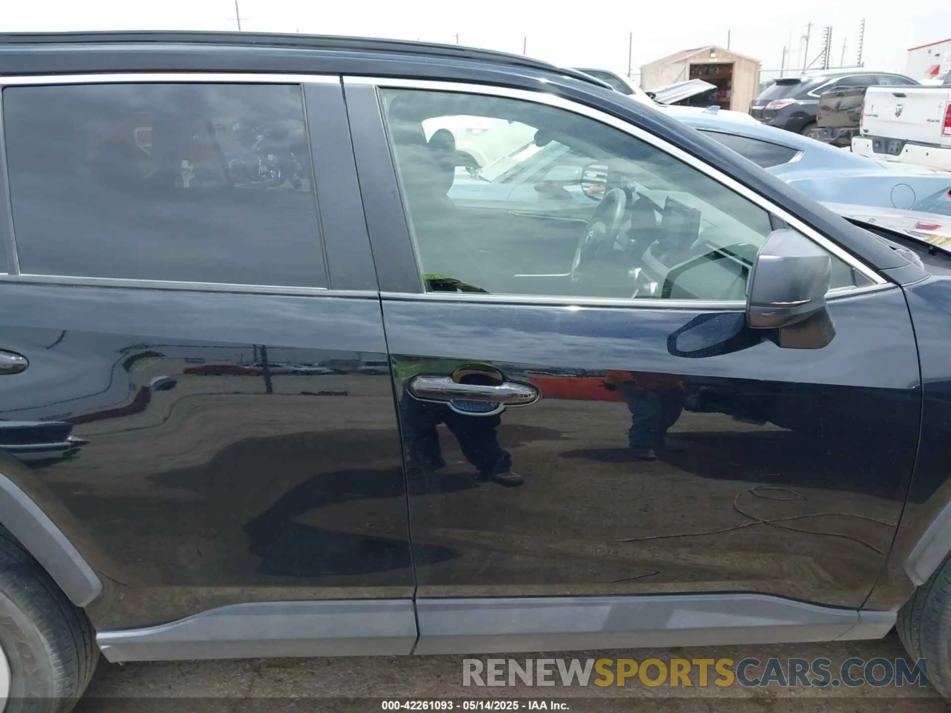 14 fotografías del automóvil dañado JTMH1RFV4KD037636 TOYOTA RAV4 2019