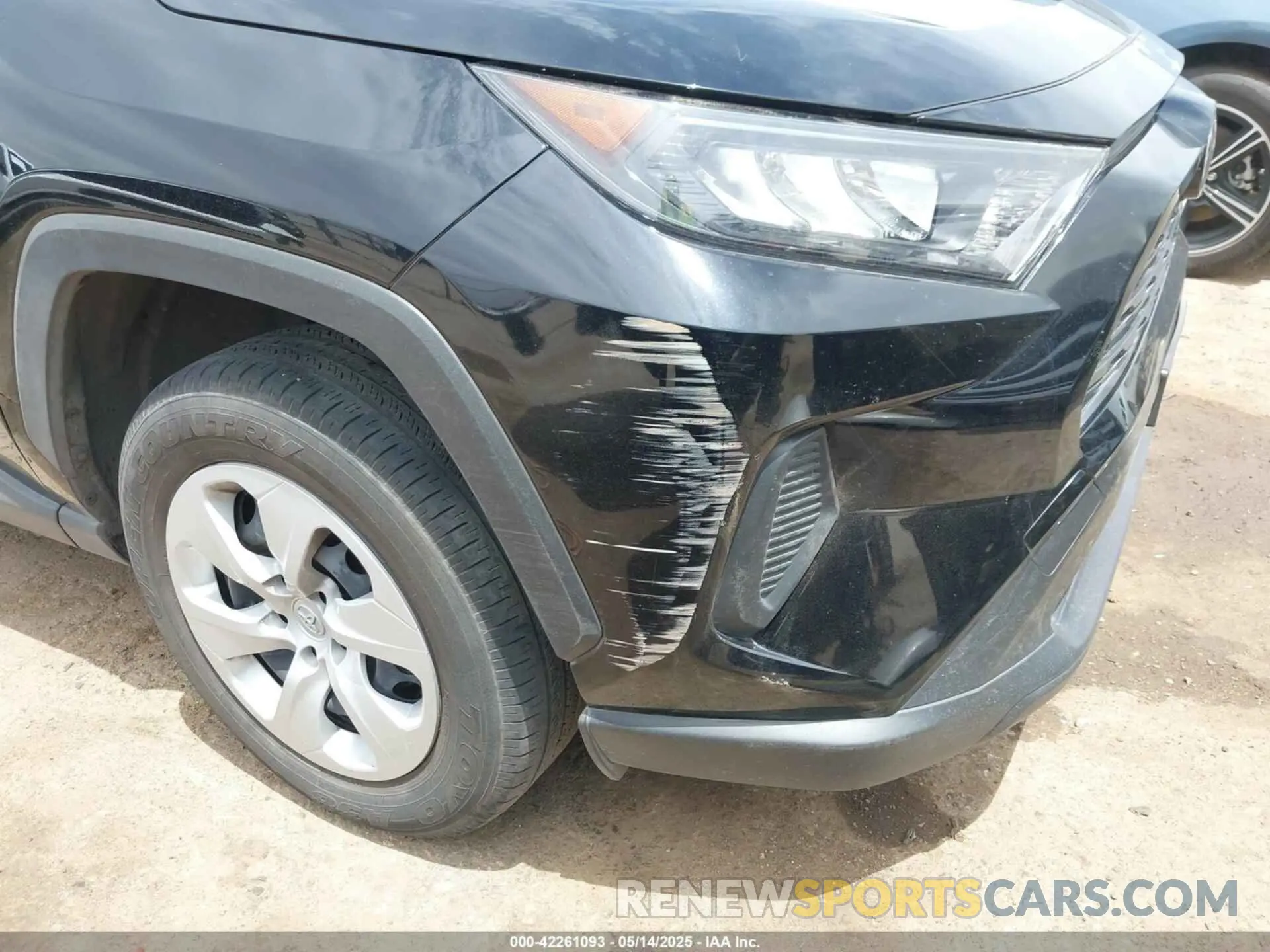 18 fotografías del automóvil dañado JTMH1RFV4KD037636 TOYOTA RAV4 2019