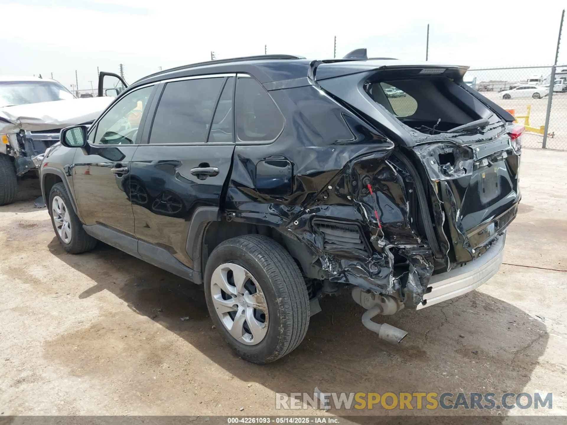 3 fotografías del automóvil dañado JTMH1RFV4KD037636 TOYOTA RAV4 2019