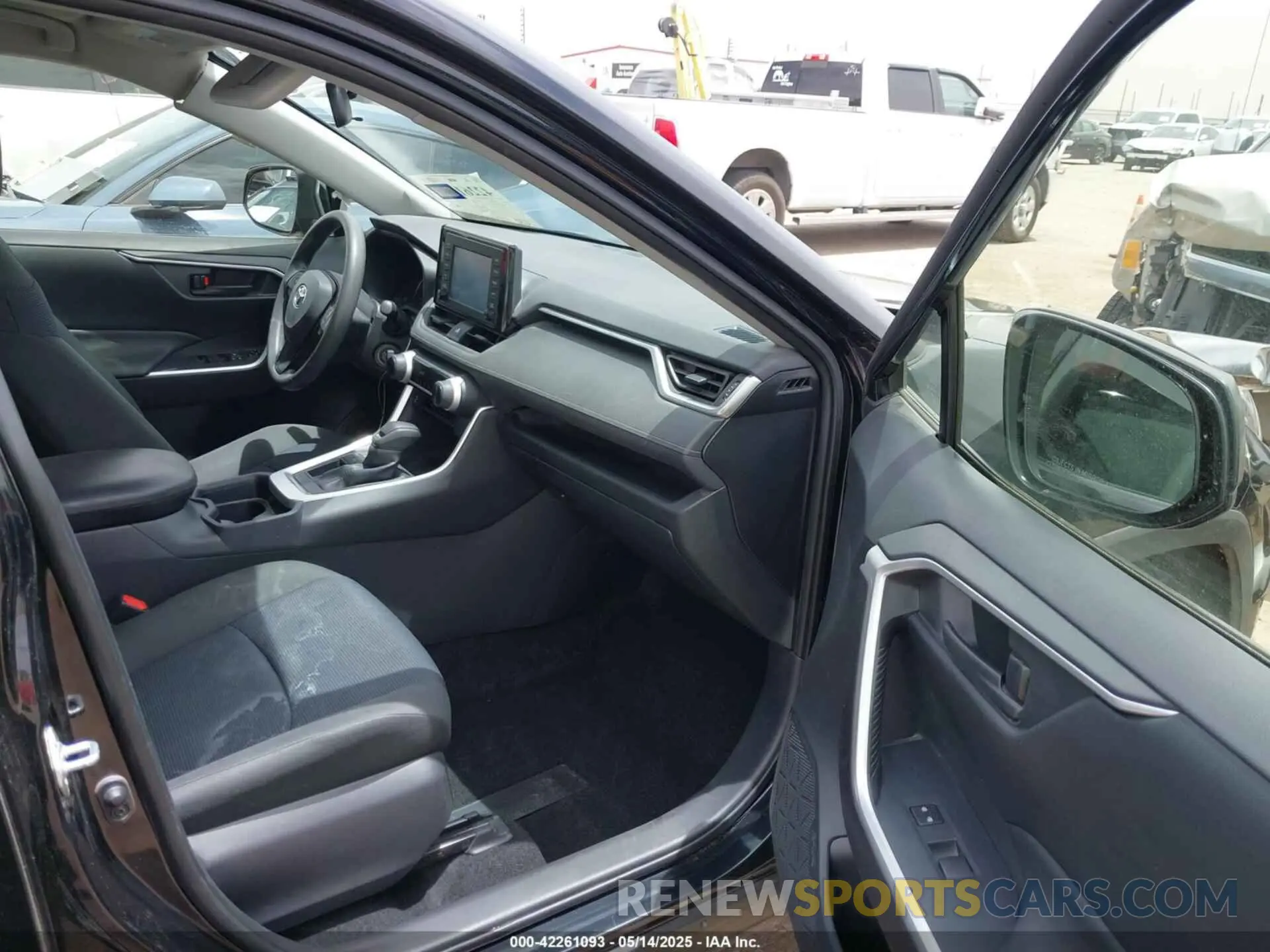 5 fotografías del automóvil dañado JTMH1RFV4KD037636 TOYOTA RAV4 2019