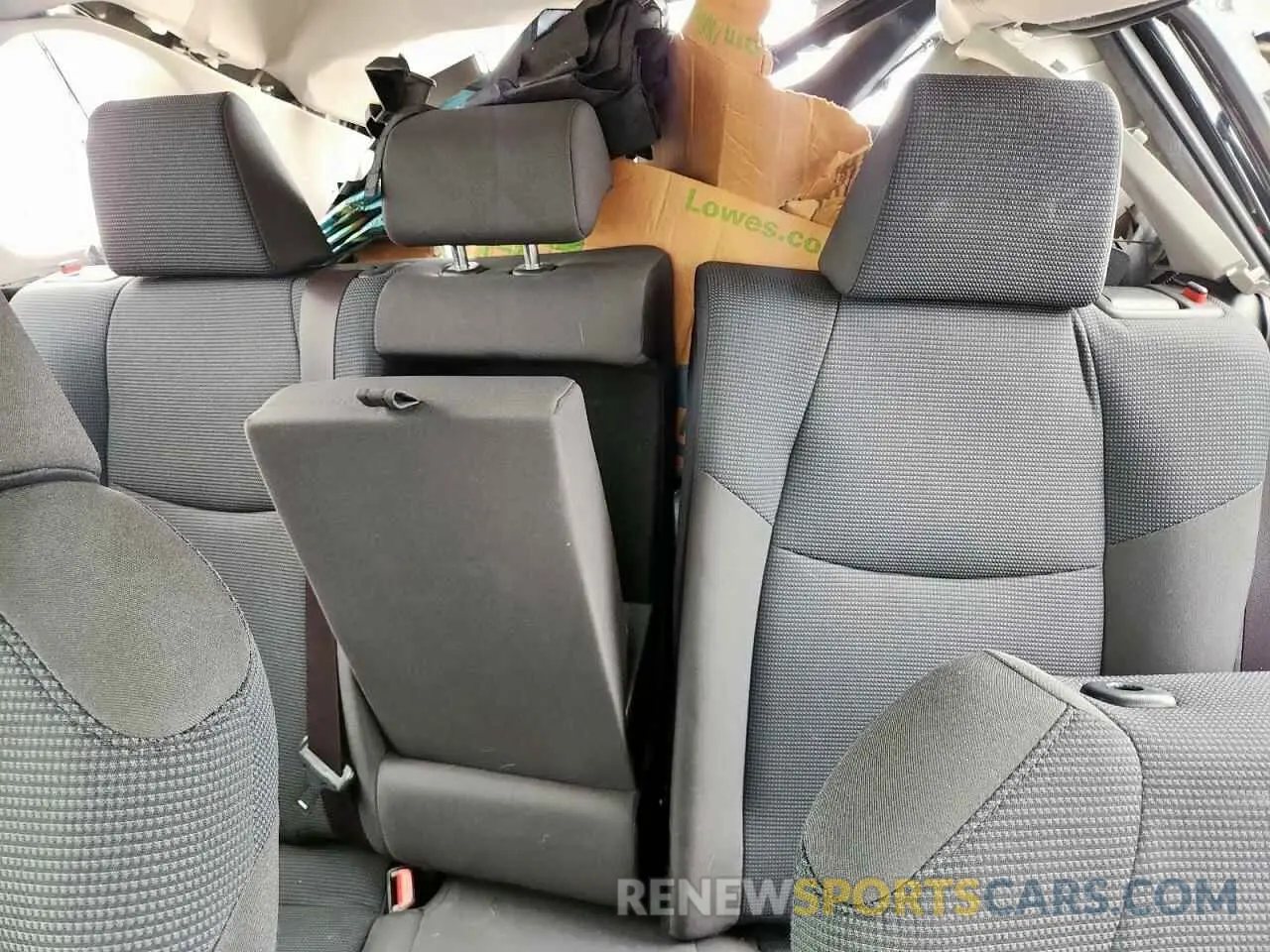 10 fotografías del automóvil dañado JTMH1RFV4KJ001219 TOYOTA RAV4 2019