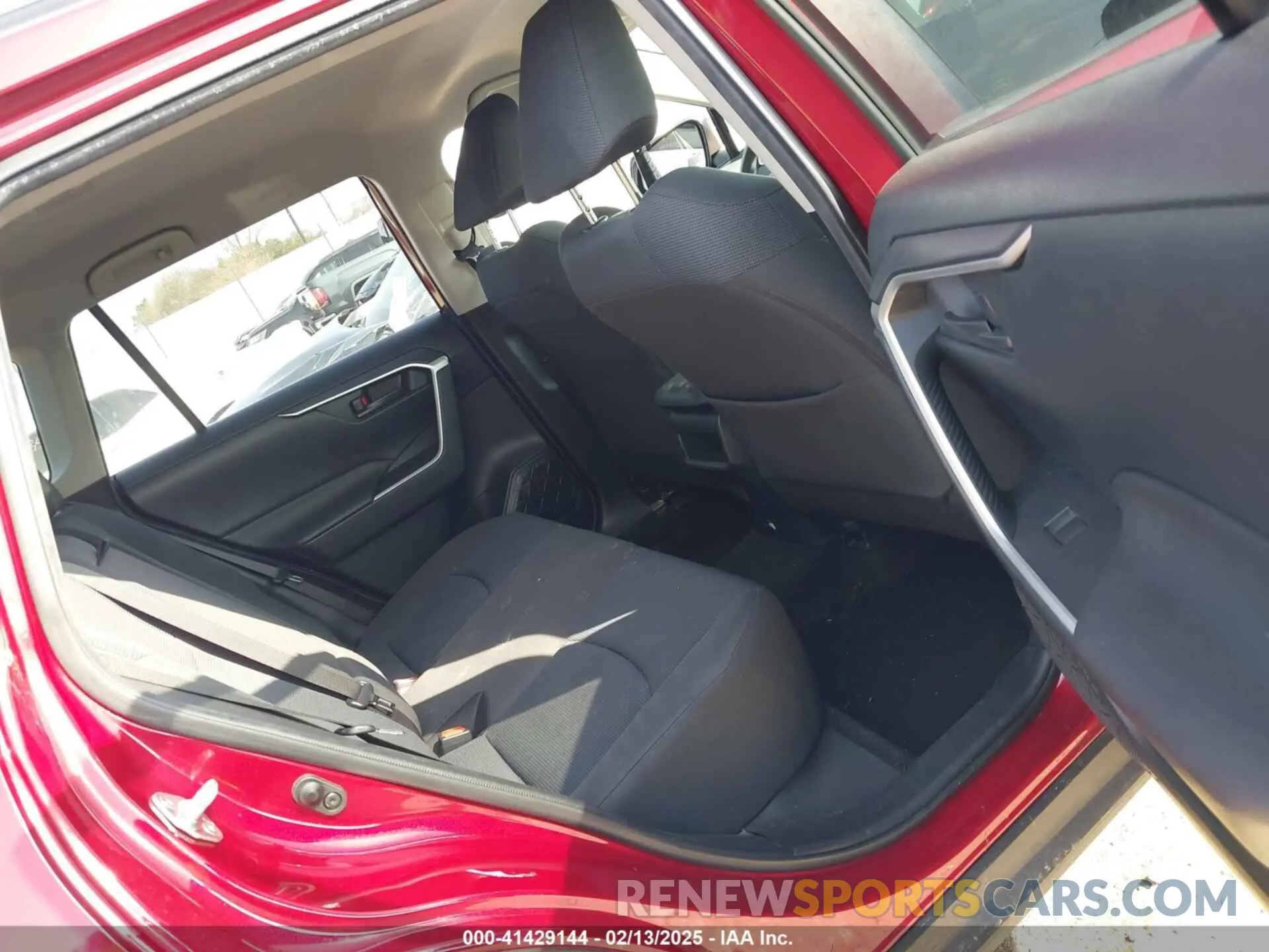 8 fotografías del automóvil dañado JTMH1RFV4KJ010972 TOYOTA RAV4 2019