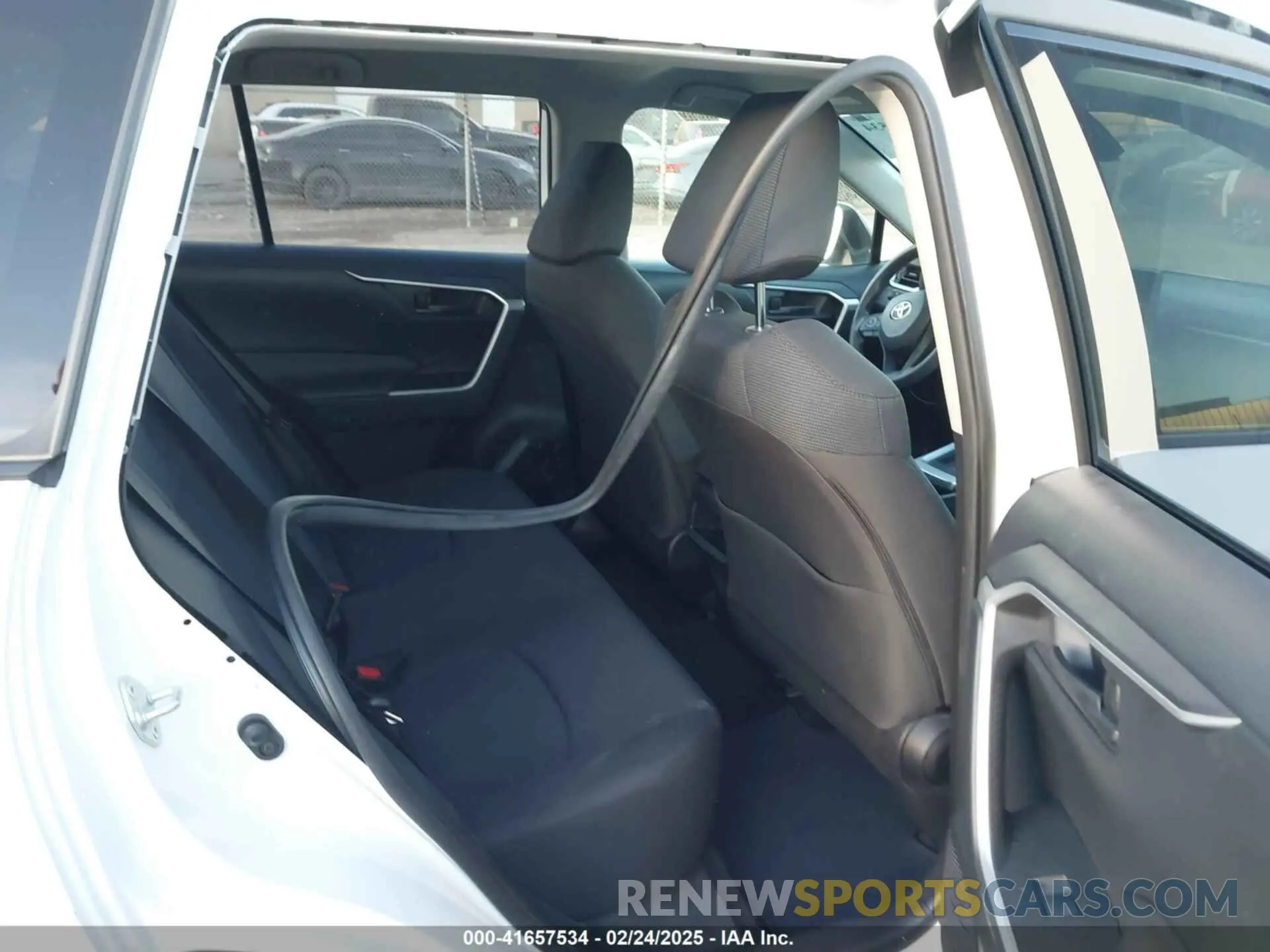 8 fotografías del automóvil dañado JTMH1RFV5KD037919 TOYOTA RAV4 2019