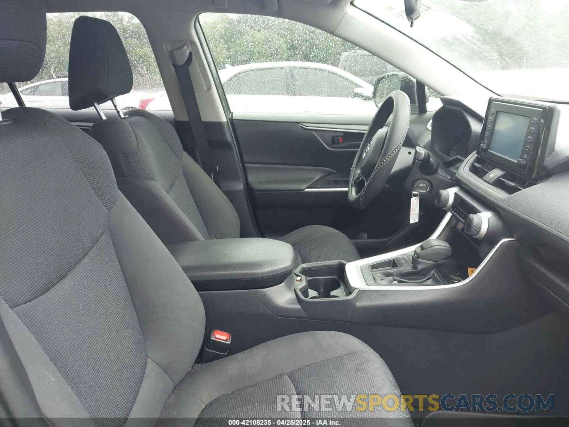 5 fotografías del automóvil dañado JTMH1RFV5KJ007238 TOYOTA RAV4 2019
