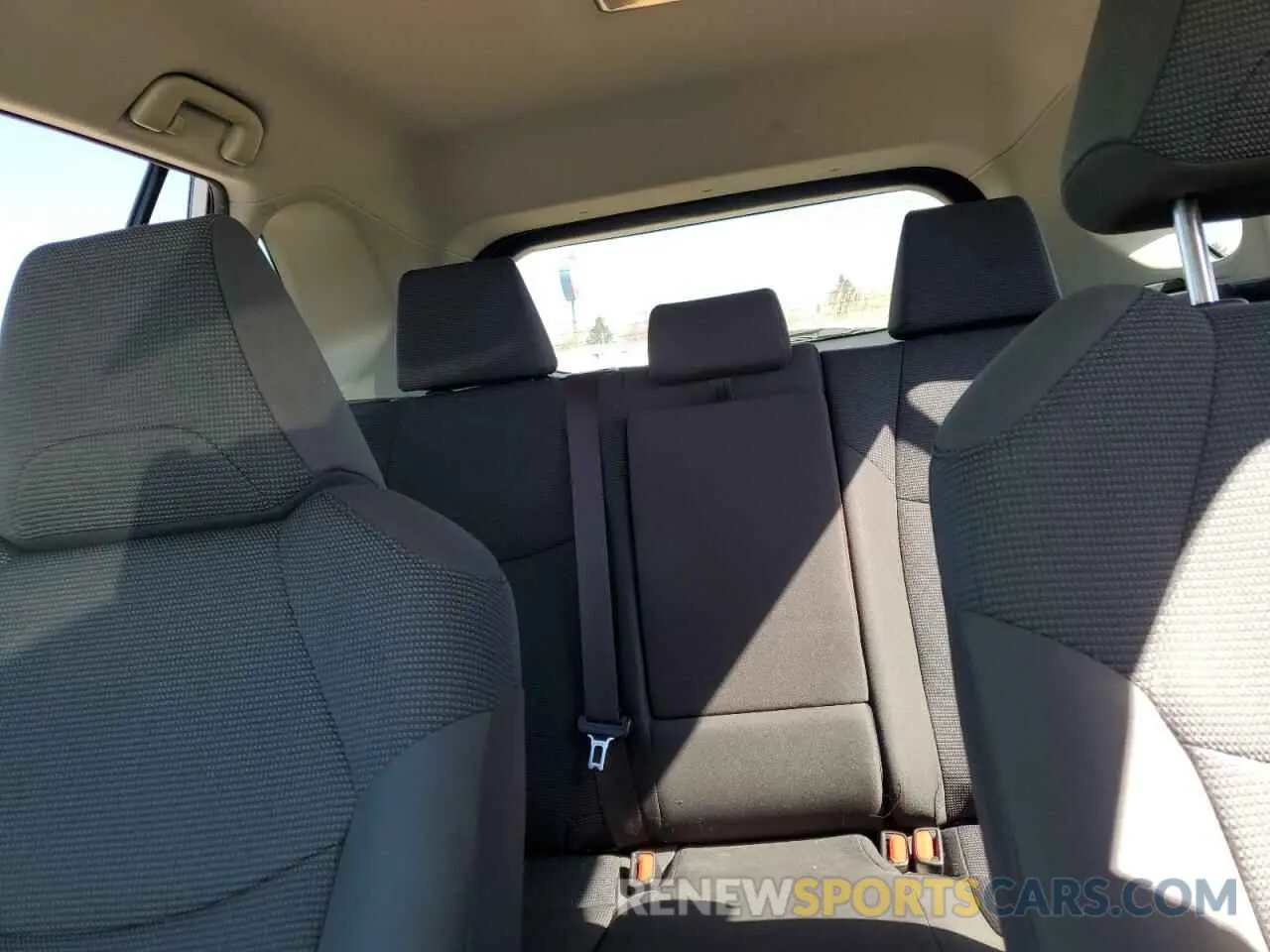 10 fotografías del automóvil dañado JTMH1RFV6KD033233 TOYOTA RAV4 2019