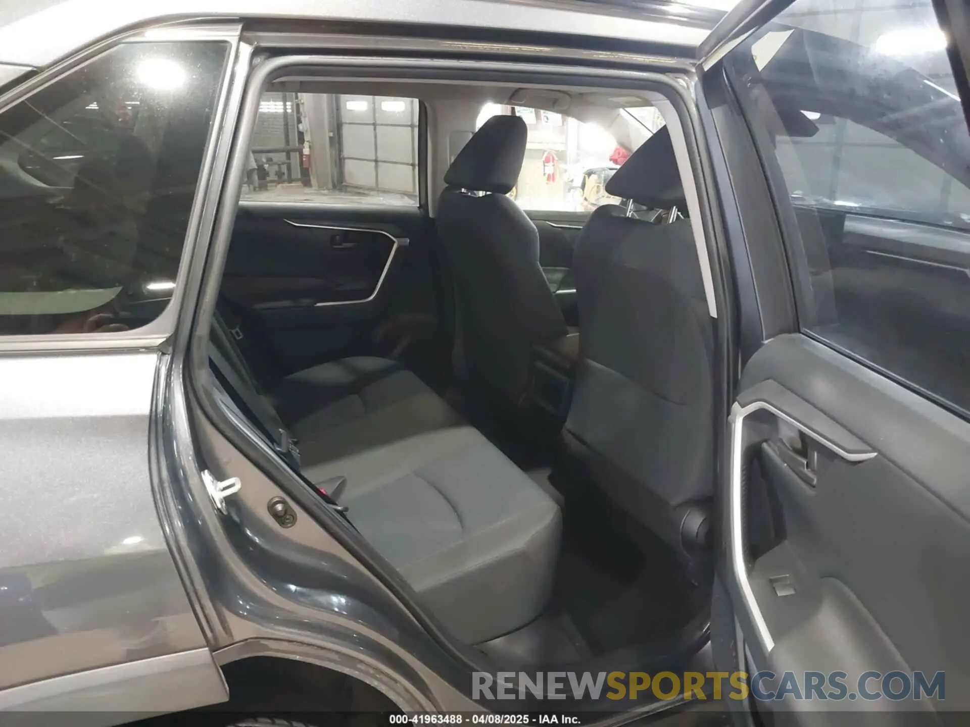 8 fotografías del automóvil dañado JTMH1RFVXKD036880 TOYOTA RAV4 2019