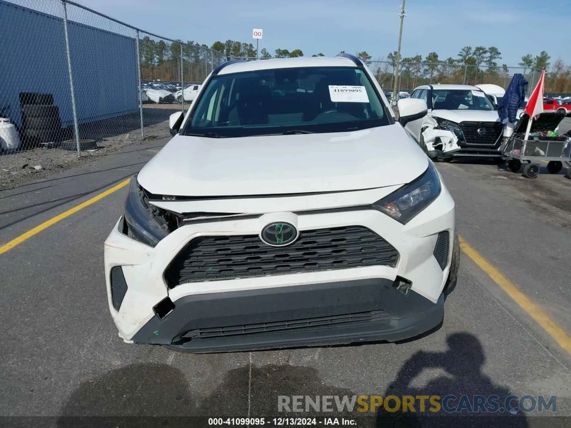 12 fotografías del automóvil dañado JTMK1RFV4KD030563 TOYOTA RAV4 2019