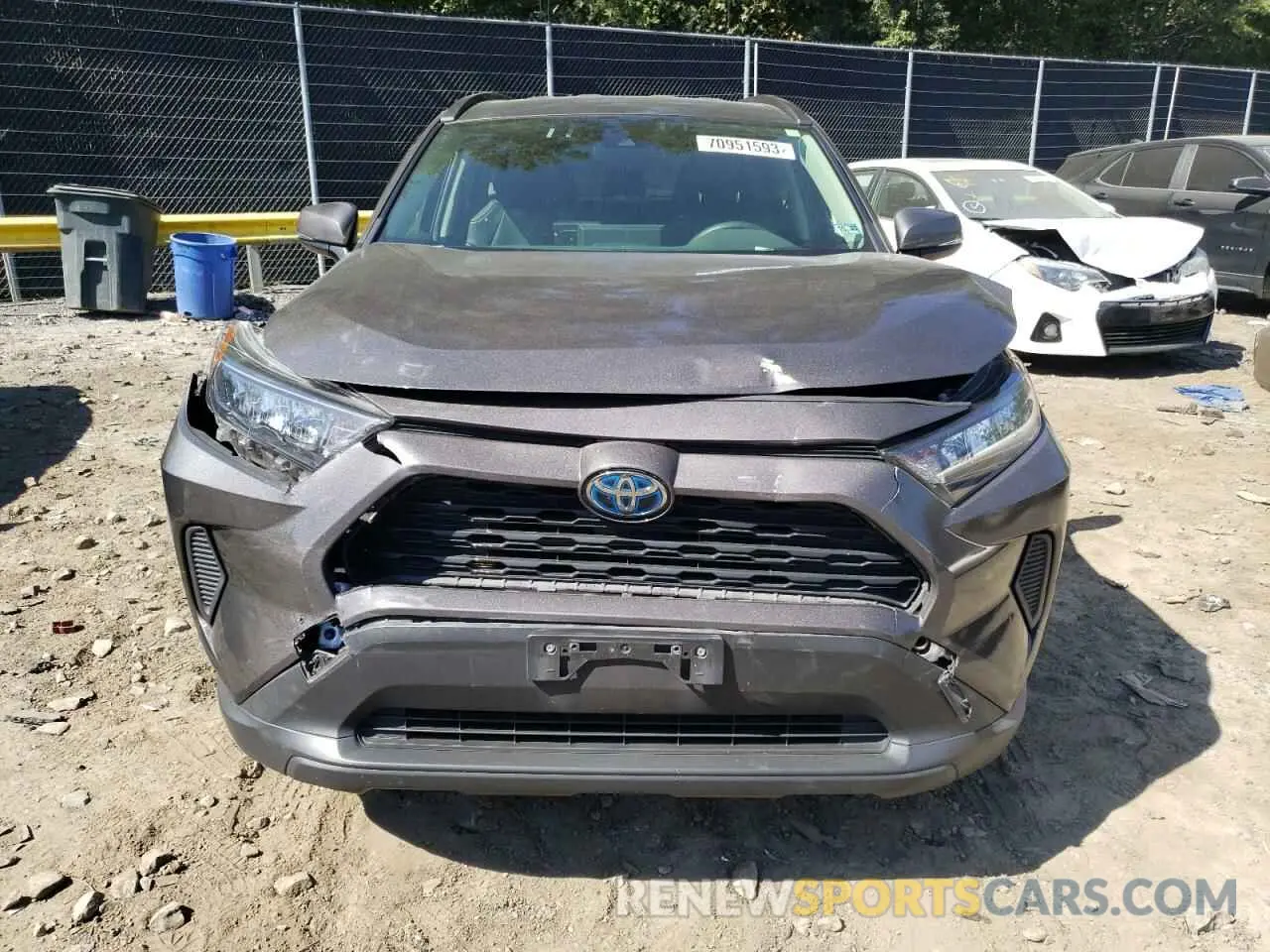 5 fotografías del automóvil dañado JTMMWRFV2KD021225 TOYOTA RAV4 2019