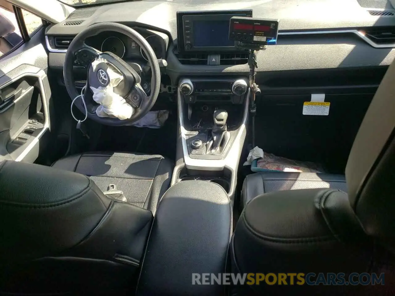 8 fotografías del automóvil dañado JTMMWRFV2KD021225 TOYOTA RAV4 2019