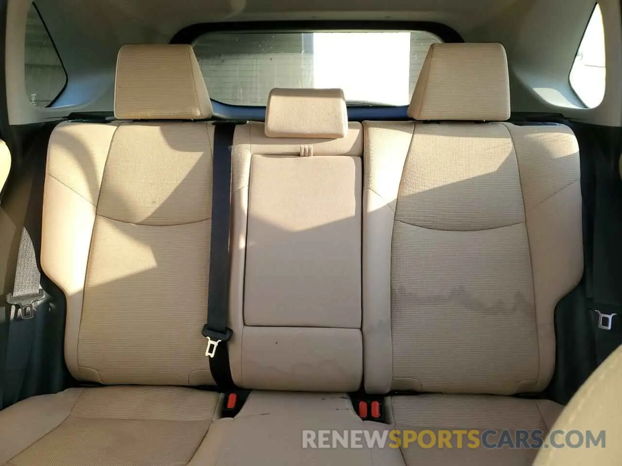 10 fotografías del automóvil dañado JTMMWRFV4KD002997 TOYOTA RAV4 2019