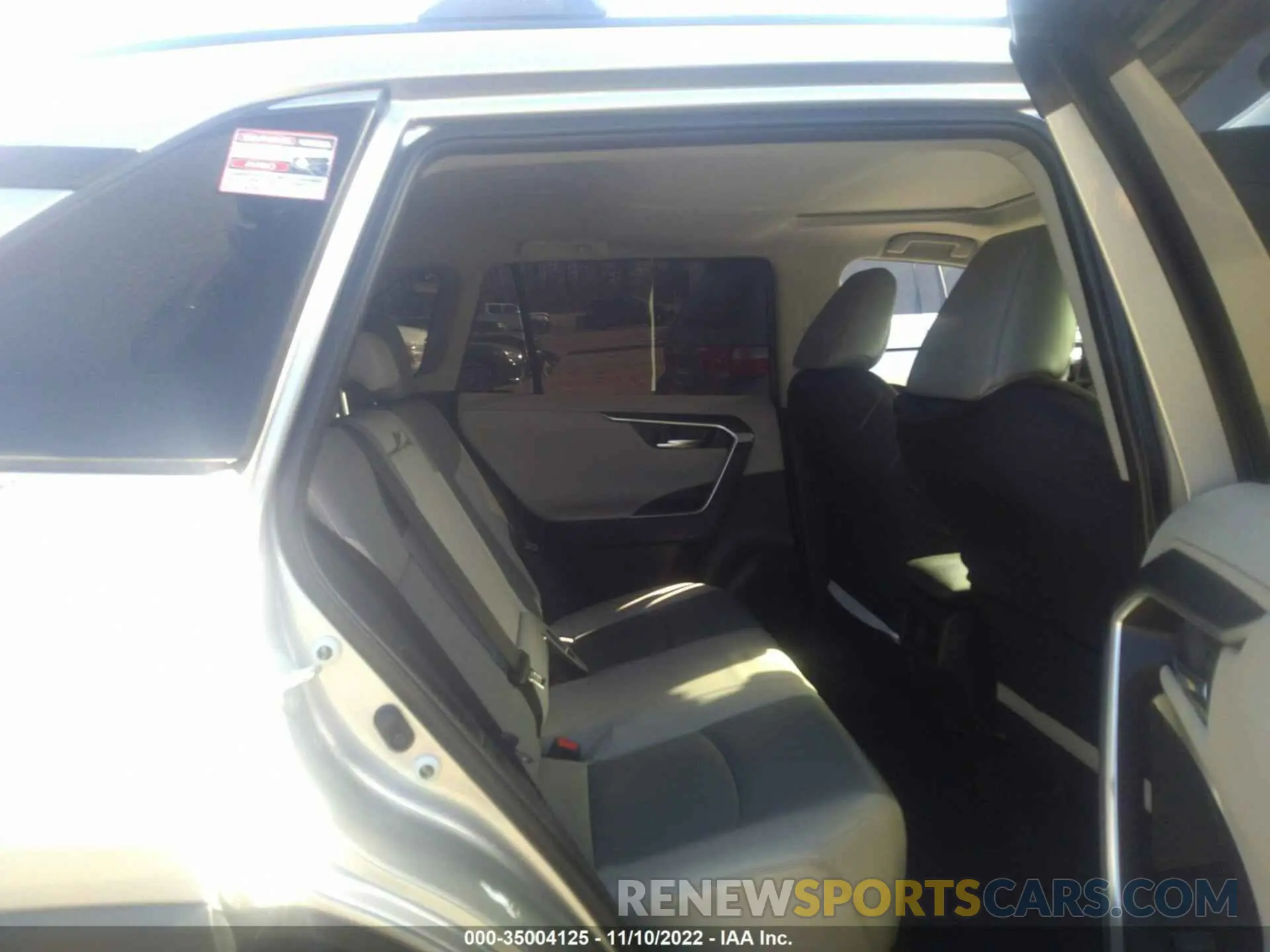 8 fotografías del automóvil dañado JTMN1RFV3KJ008830 TOYOTA RAV4 2019