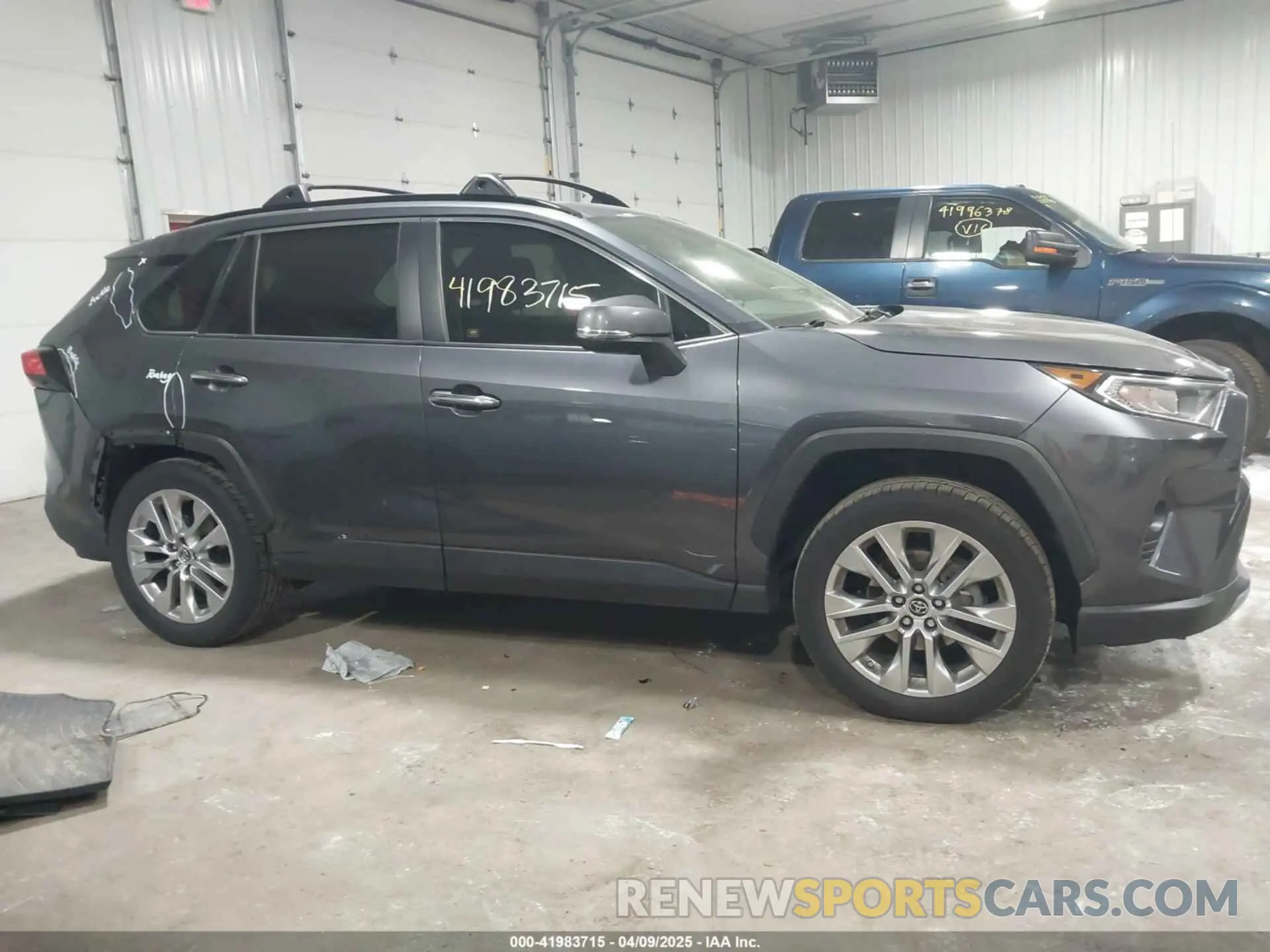14 fotografías del automóvil dañado JTMN1RFV4KD027417 TOYOTA RAV4 2019