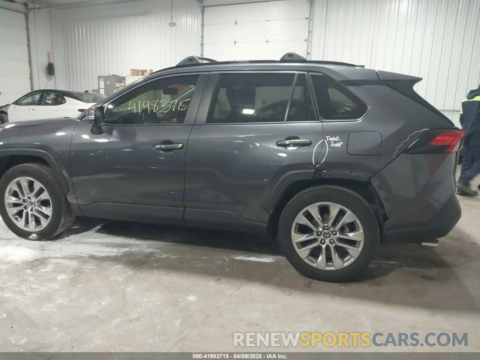 15 fotografías del automóvil dañado JTMN1RFV4KD027417 TOYOTA RAV4 2019