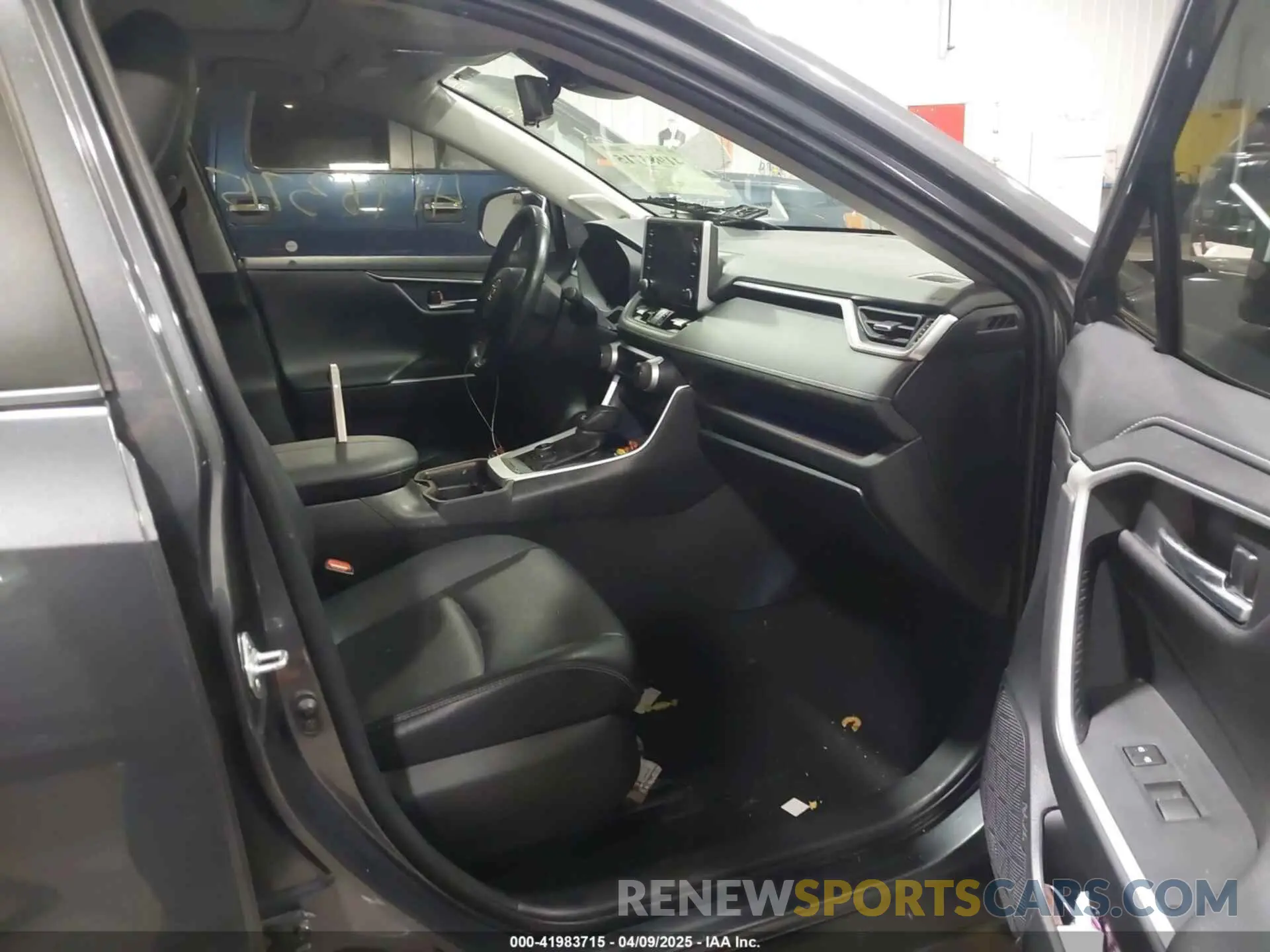 5 fotografías del automóvil dañado JTMN1RFV4KD027417 TOYOTA RAV4 2019