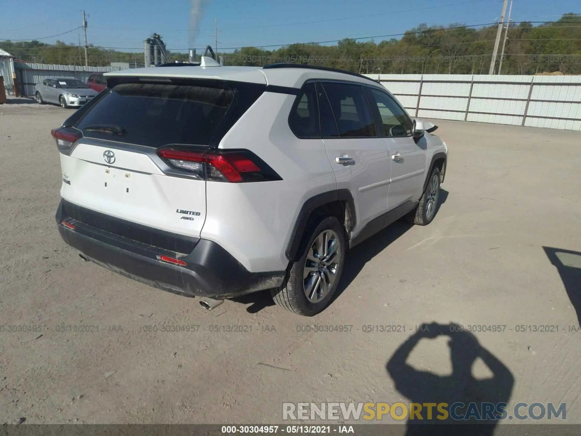 4 fotografías del automóvil dañado JTMN1RFV4KJ006813 TOYOTA RAV4 2019