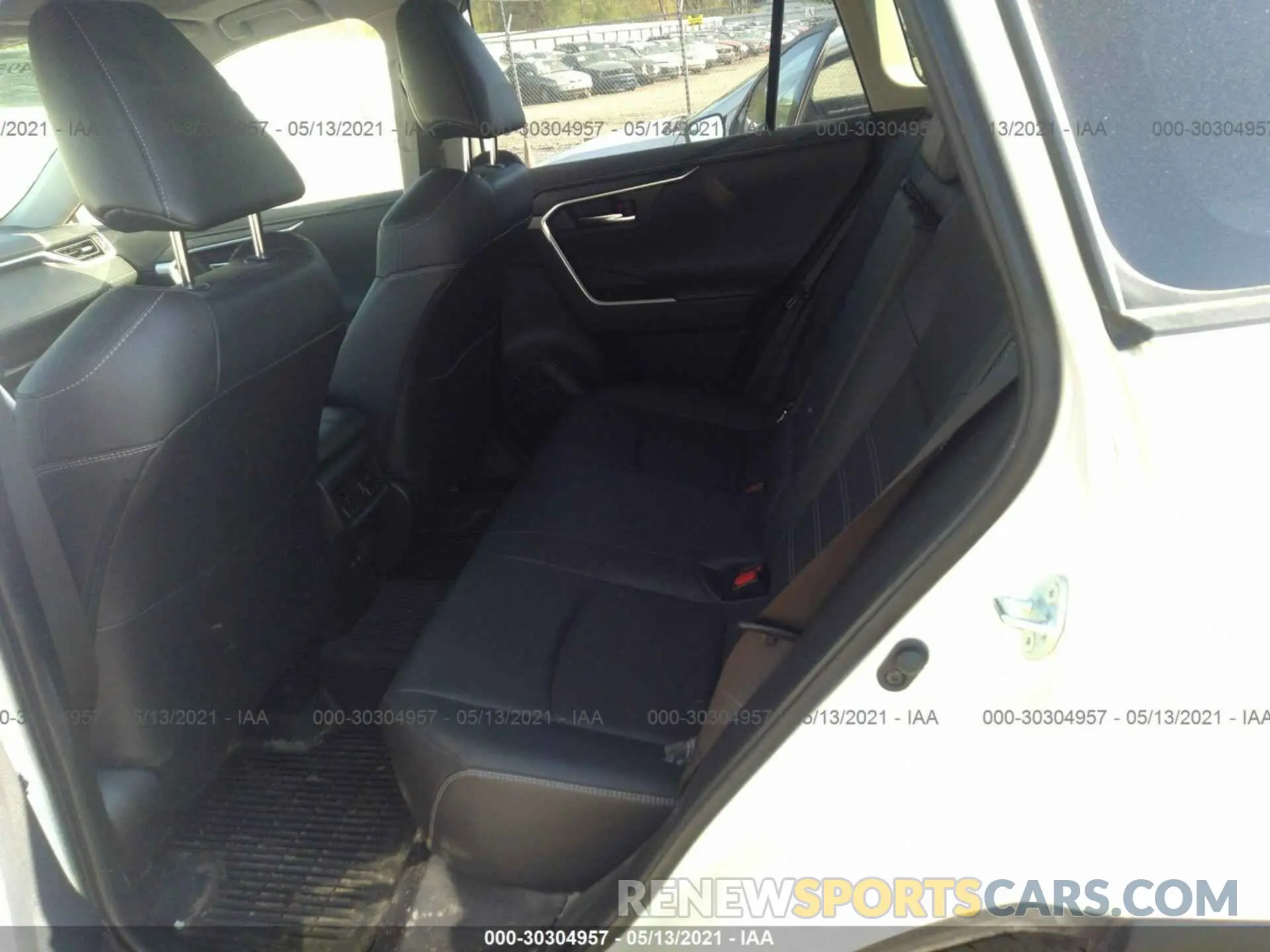8 fotografías del automóvil dañado JTMN1RFV4KJ006813 TOYOTA RAV4 2019