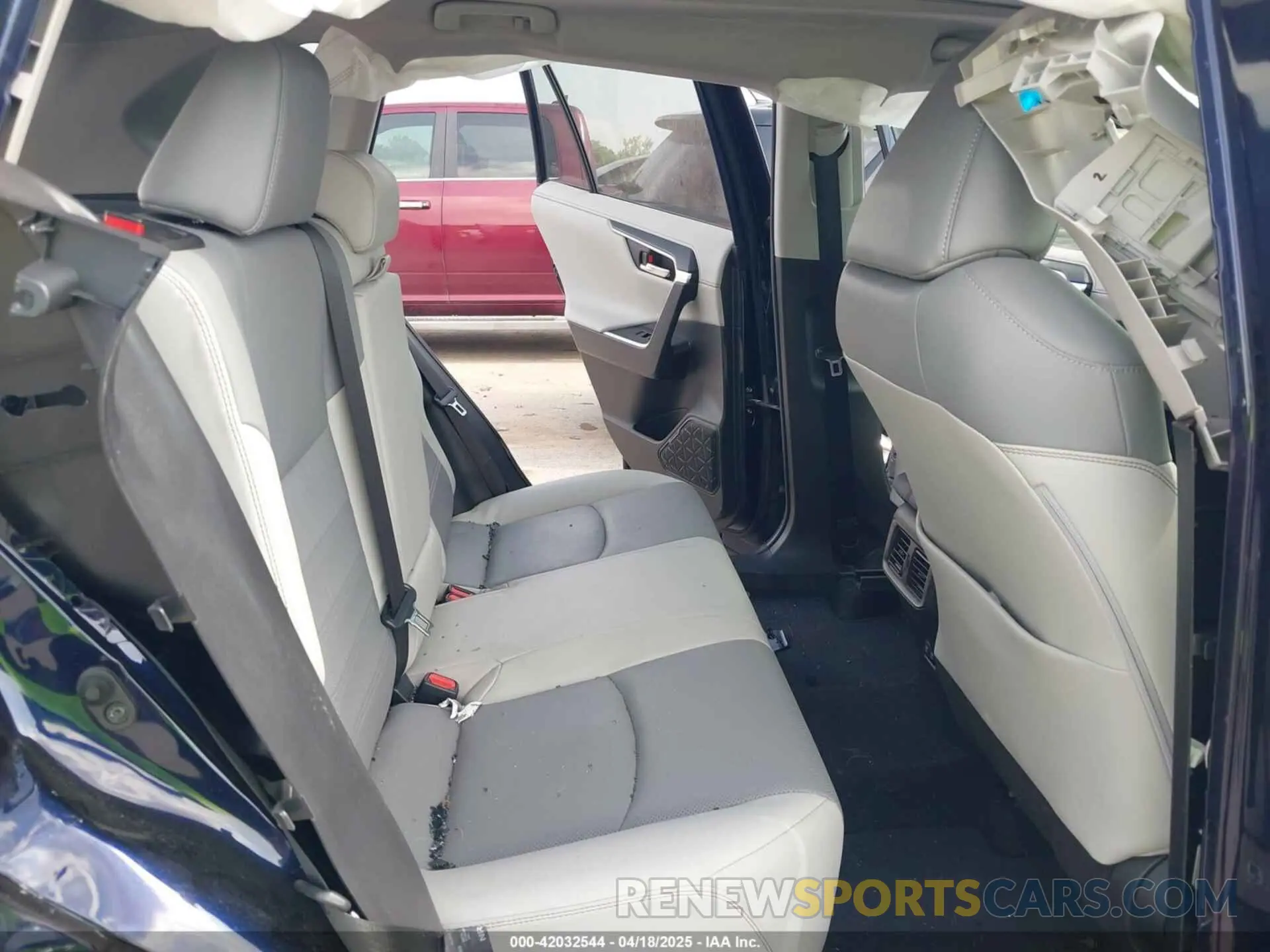 8 fotografías del automóvil dañado JTMN1RFV7KD523098 TOYOTA RAV4 2019