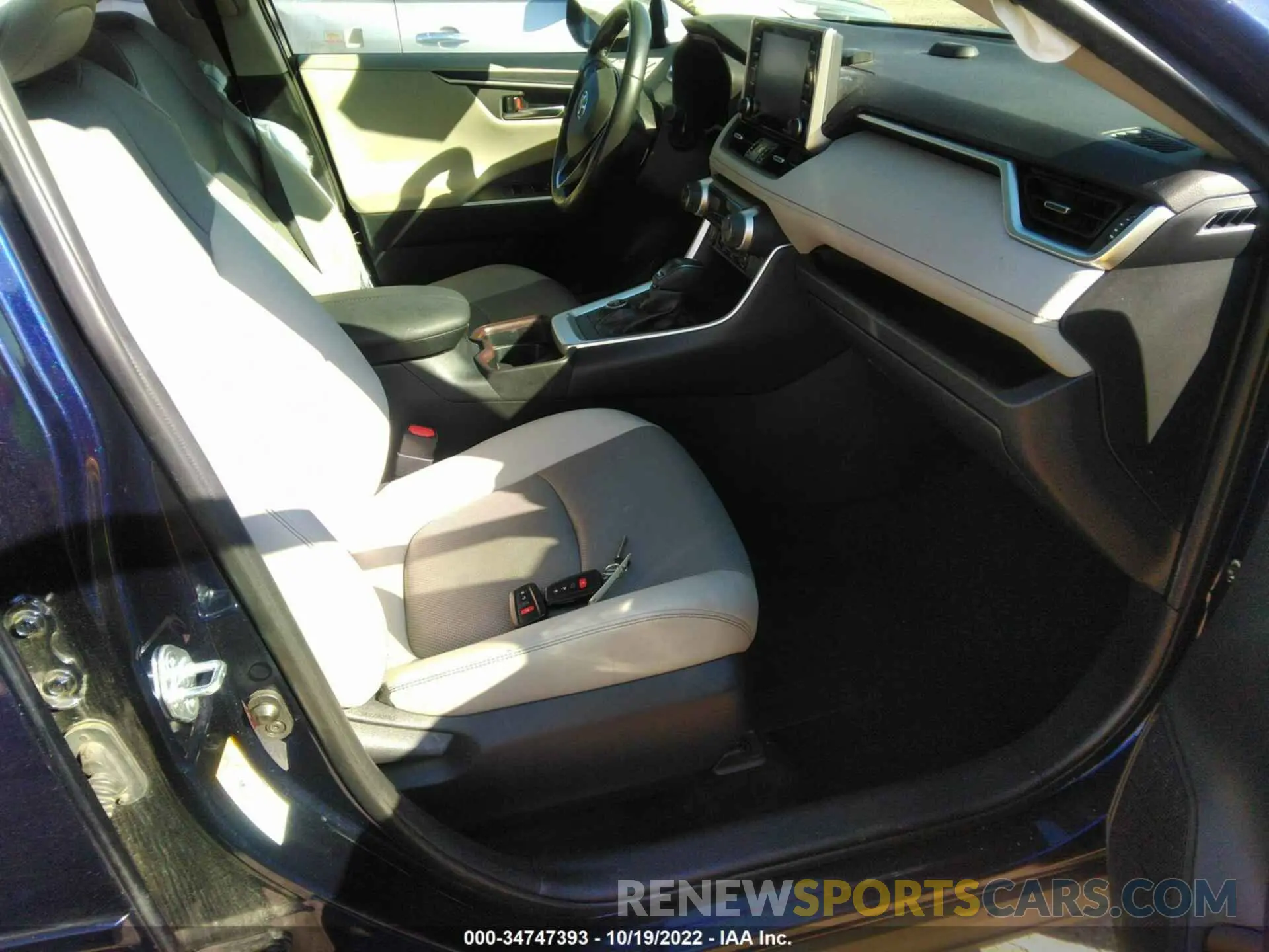 5 fotografías del automóvil dañado JTMN1RFVXKD514671 TOYOTA RAV4 2019