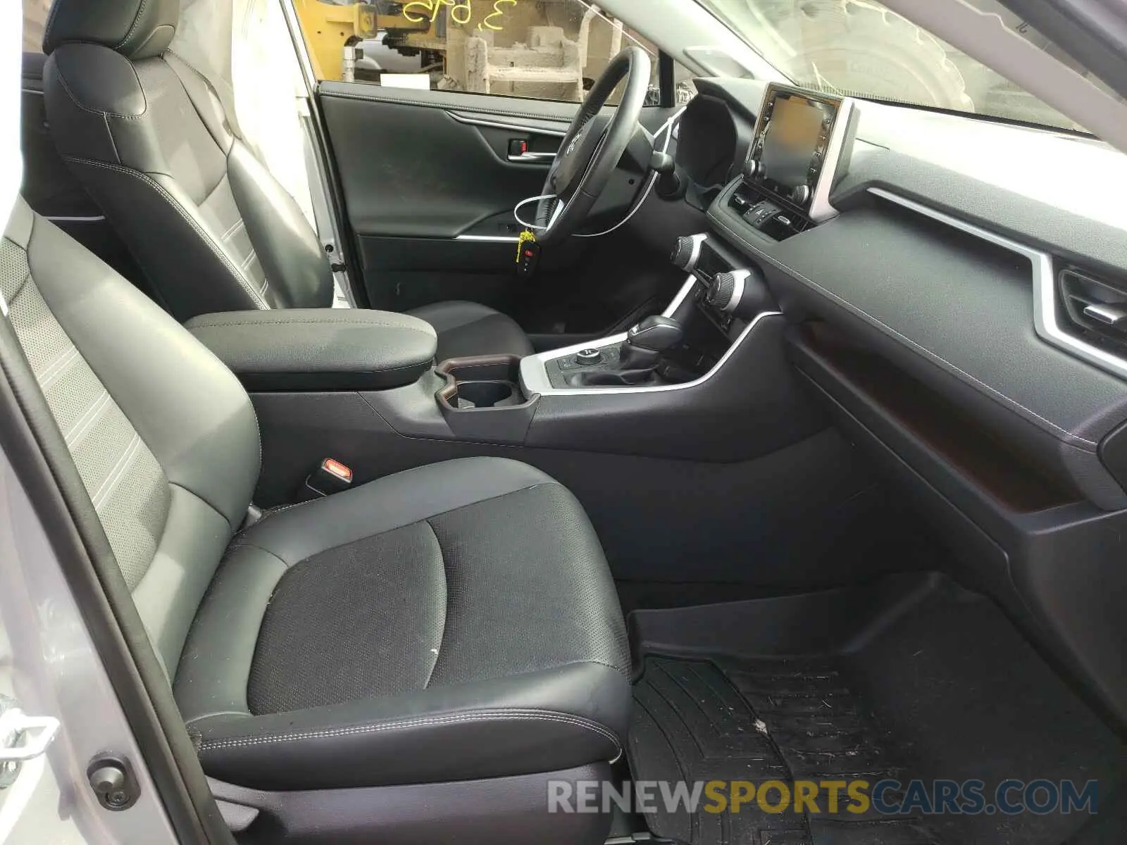 5 fotografías del automóvil dañado JTMN1RFVXKD521149 TOYOTA RAV4 2019