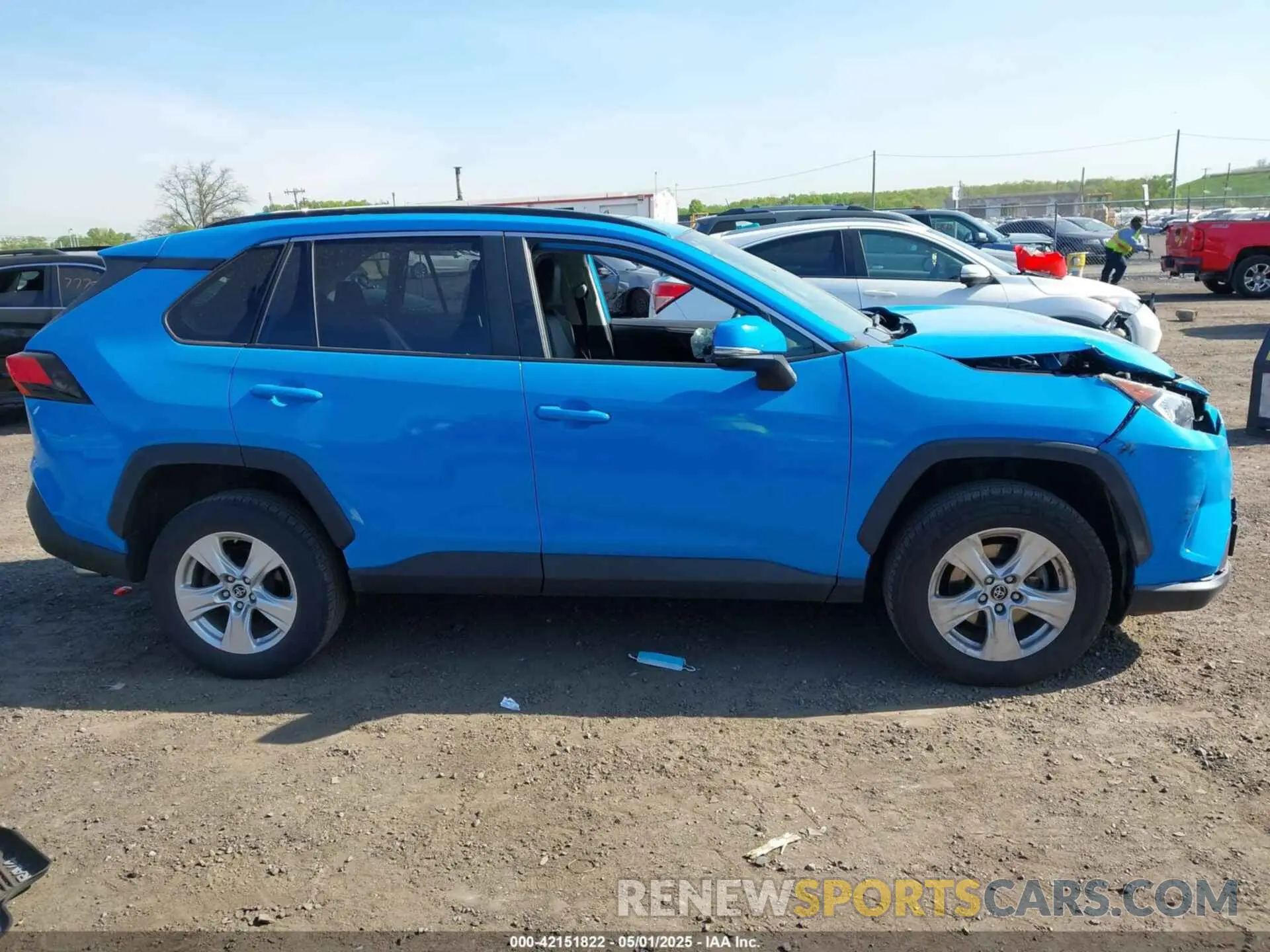 13 fotografías del automóvil dañado JTMP1RFV0KJ004470 TOYOTA RAV4 2019