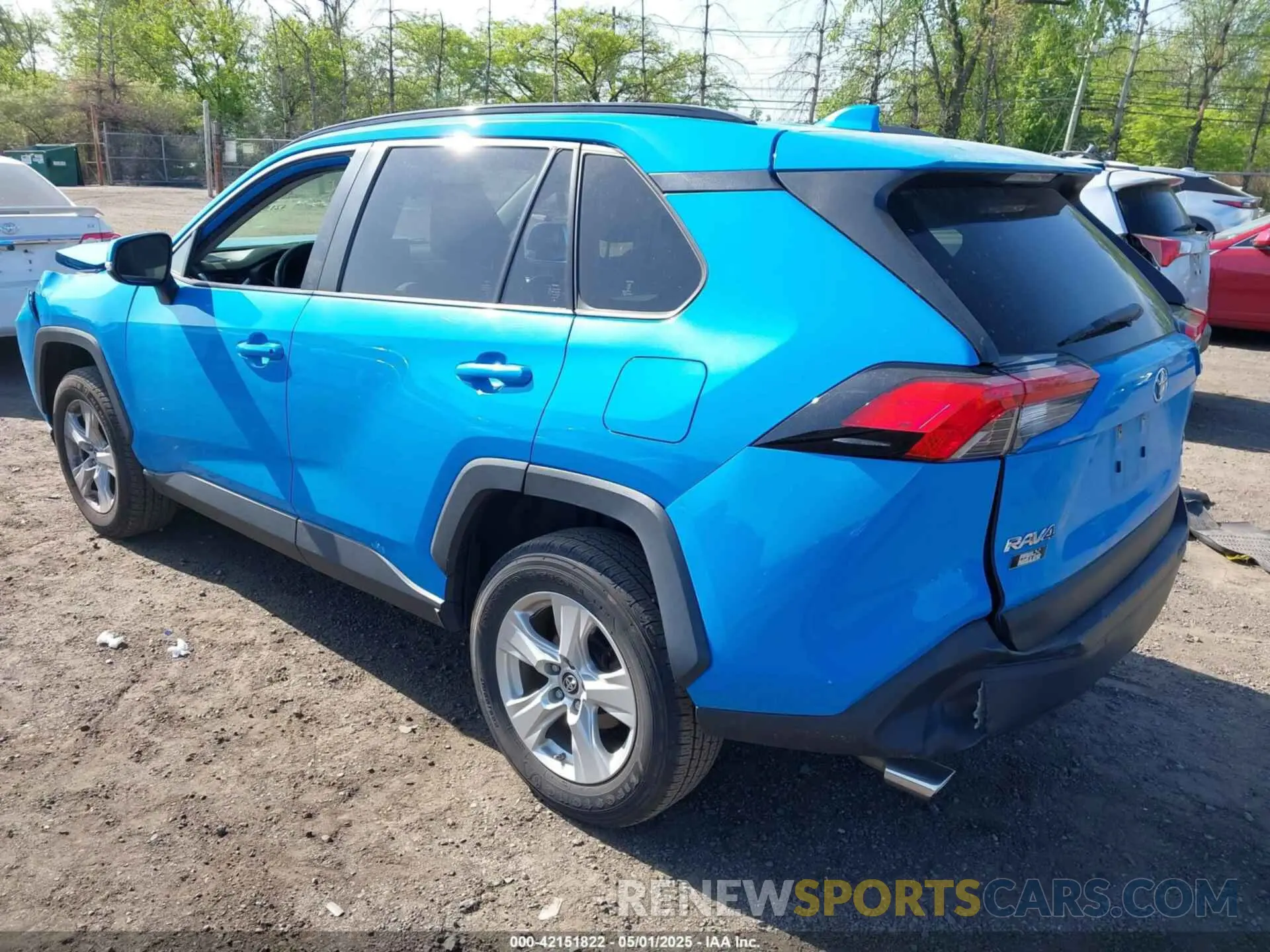3 fotografías del automóvil dañado JTMP1RFV0KJ004470 TOYOTA RAV4 2019