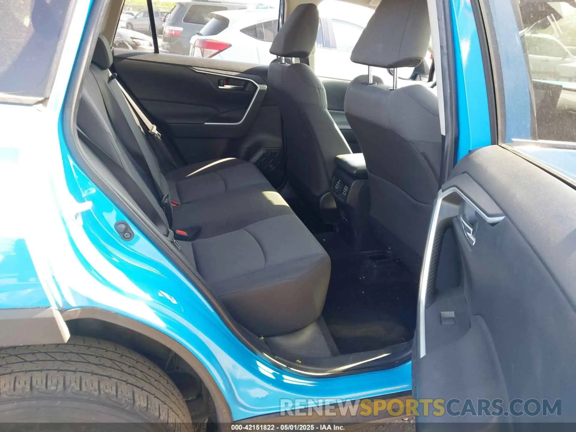 8 fotografías del automóvil dañado JTMP1RFV0KJ004470 TOYOTA RAV4 2019
