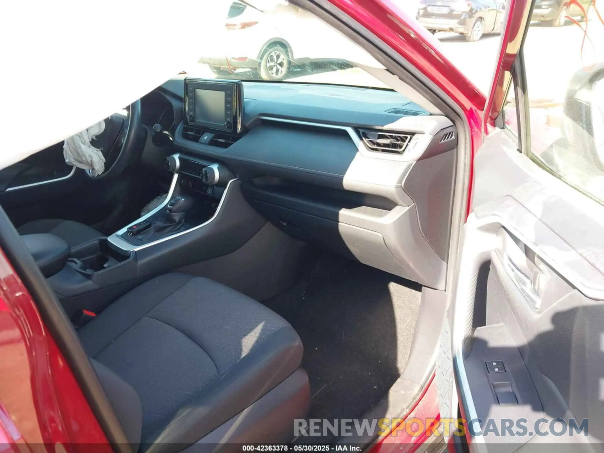 5 fotografías del automóvil dañado JTMP1RFV1KD521730 TOYOTA RAV4 2019
