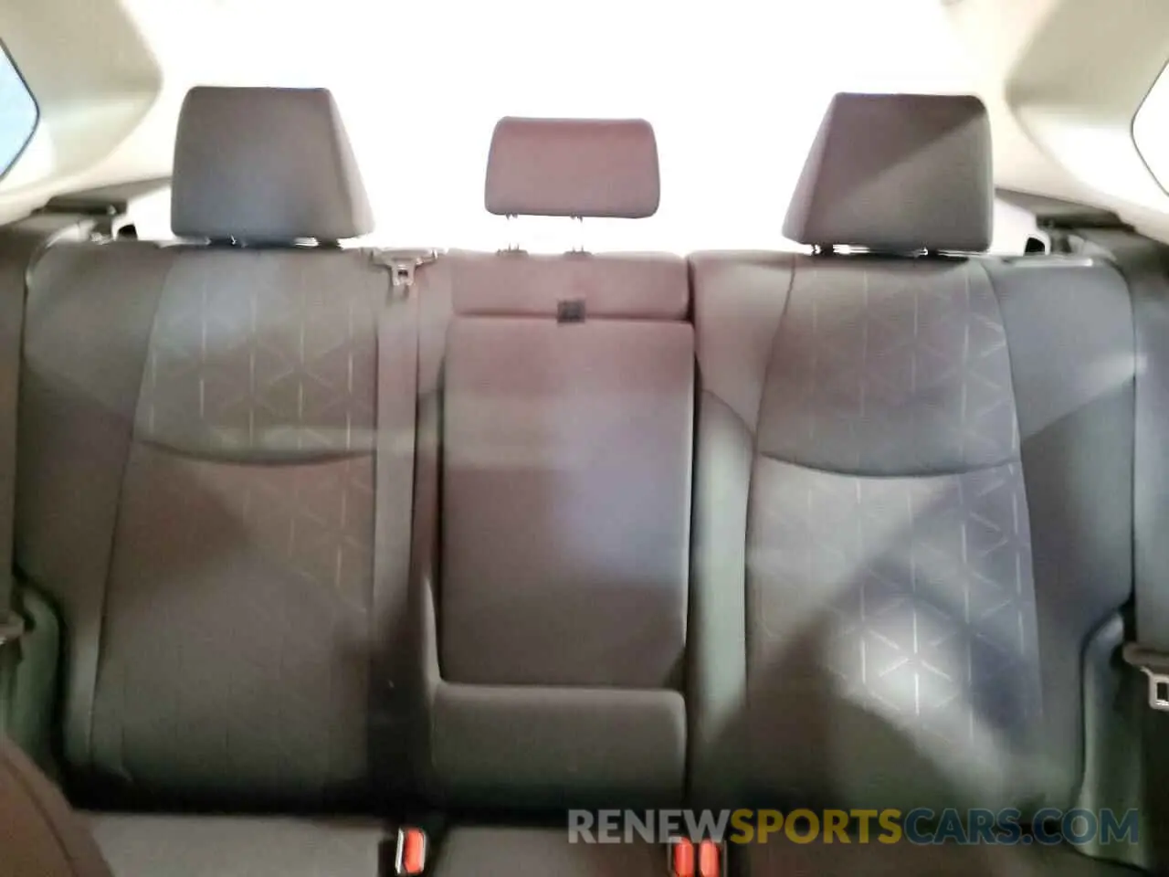 10 fotografías del automóvil dañado JTMP1RFV2KD006820 TOYOTA RAV4 2019