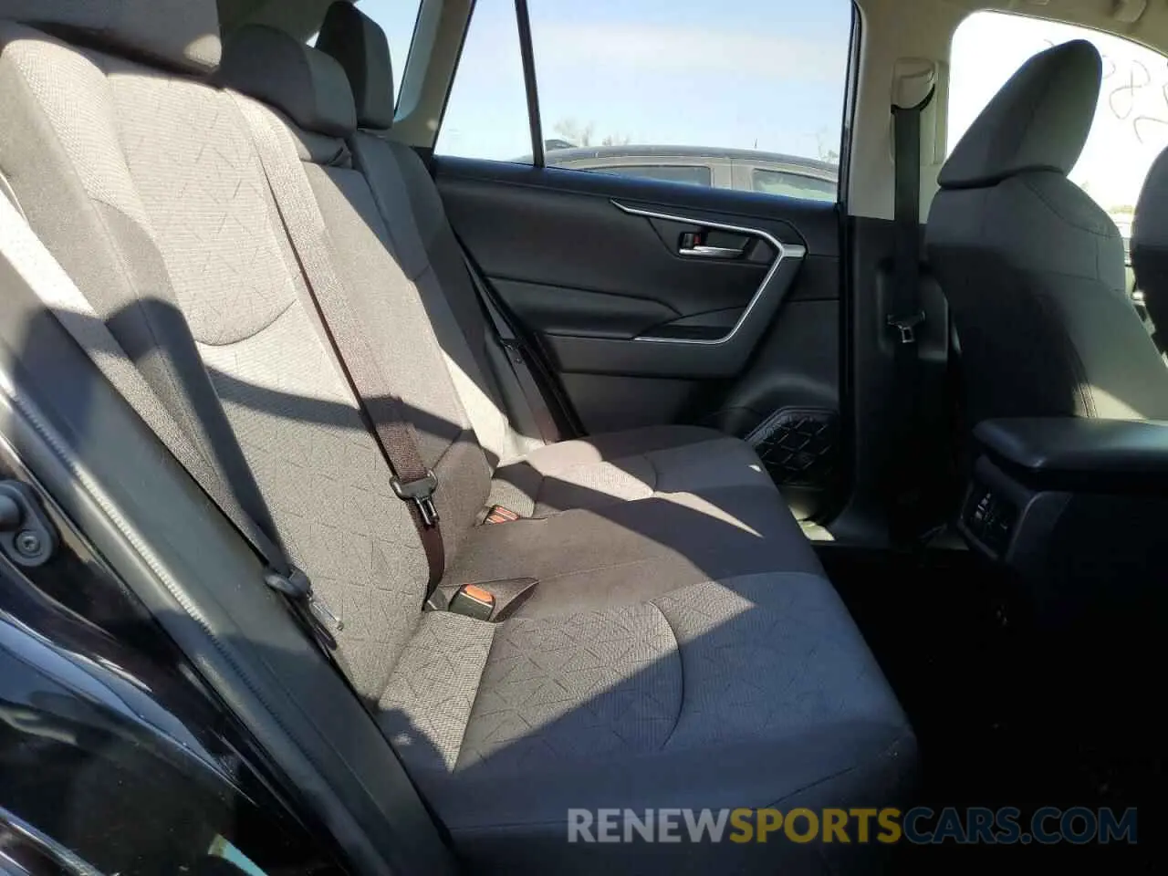 10 fotografías del automóvil dañado JTMP1RFV2KD011564 TOYOTA RAV4 2019