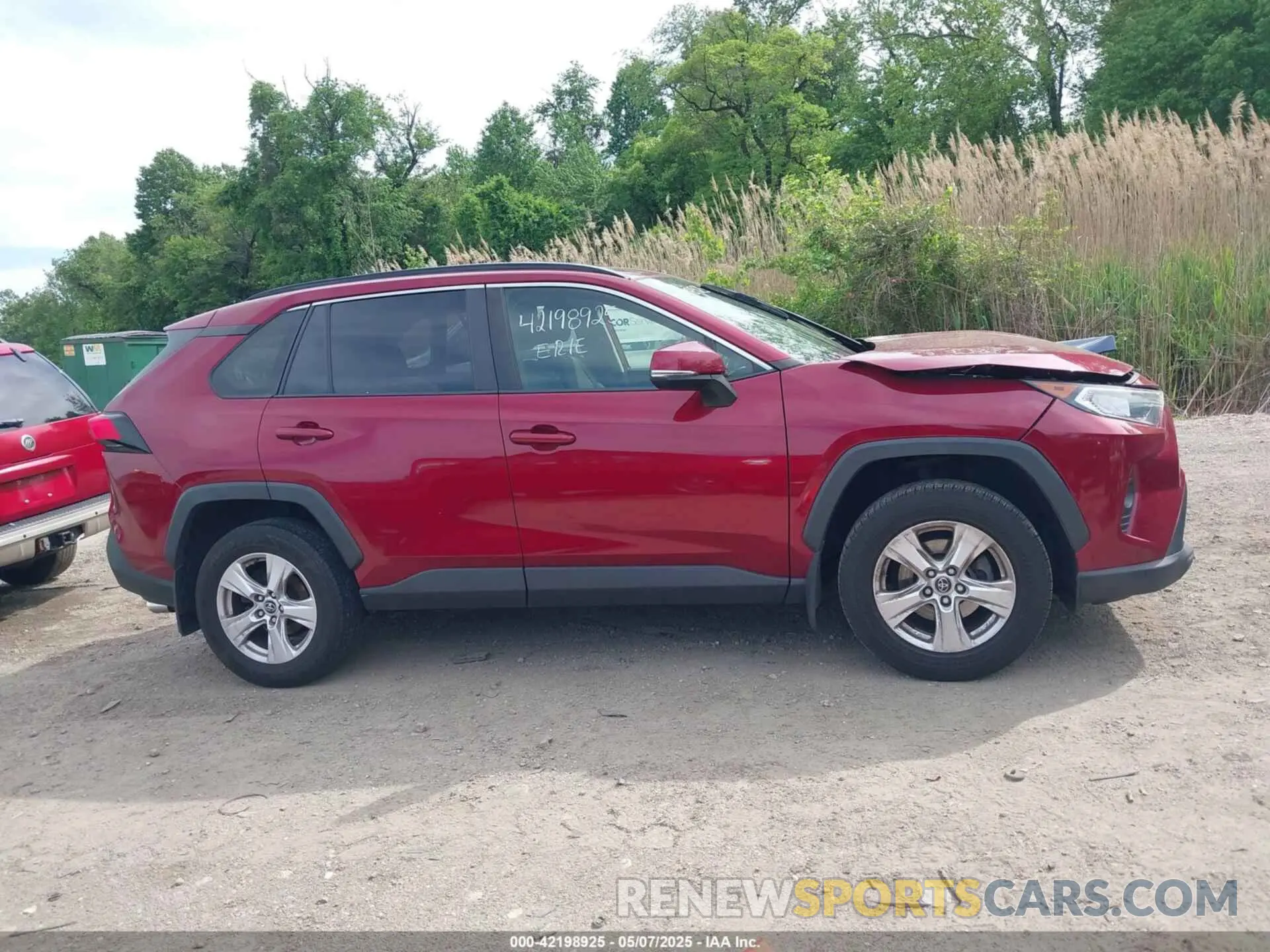 13 fotografías del automóvil dañado JTMP1RFV2KD021348 TOYOTA RAV4 2019