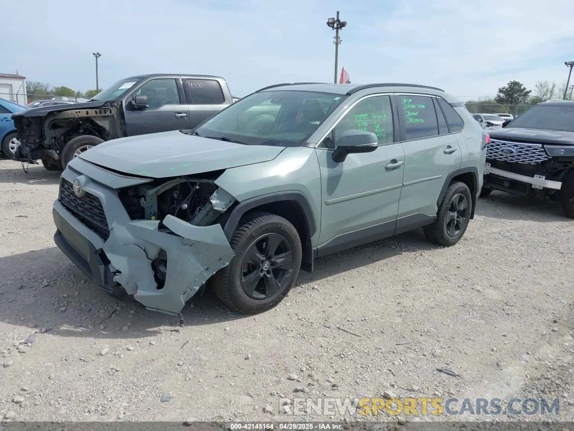 2 fotografías del automóvil dañado JTMP1RFV2KD042717 TOYOTA RAV4 2019