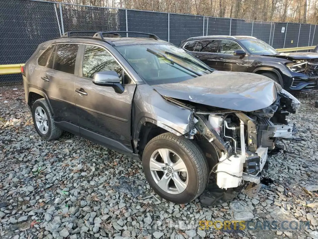 4 fotografías del automóvil dañado JTMP1RFV2KD511580 TOYOTA RAV4 2019